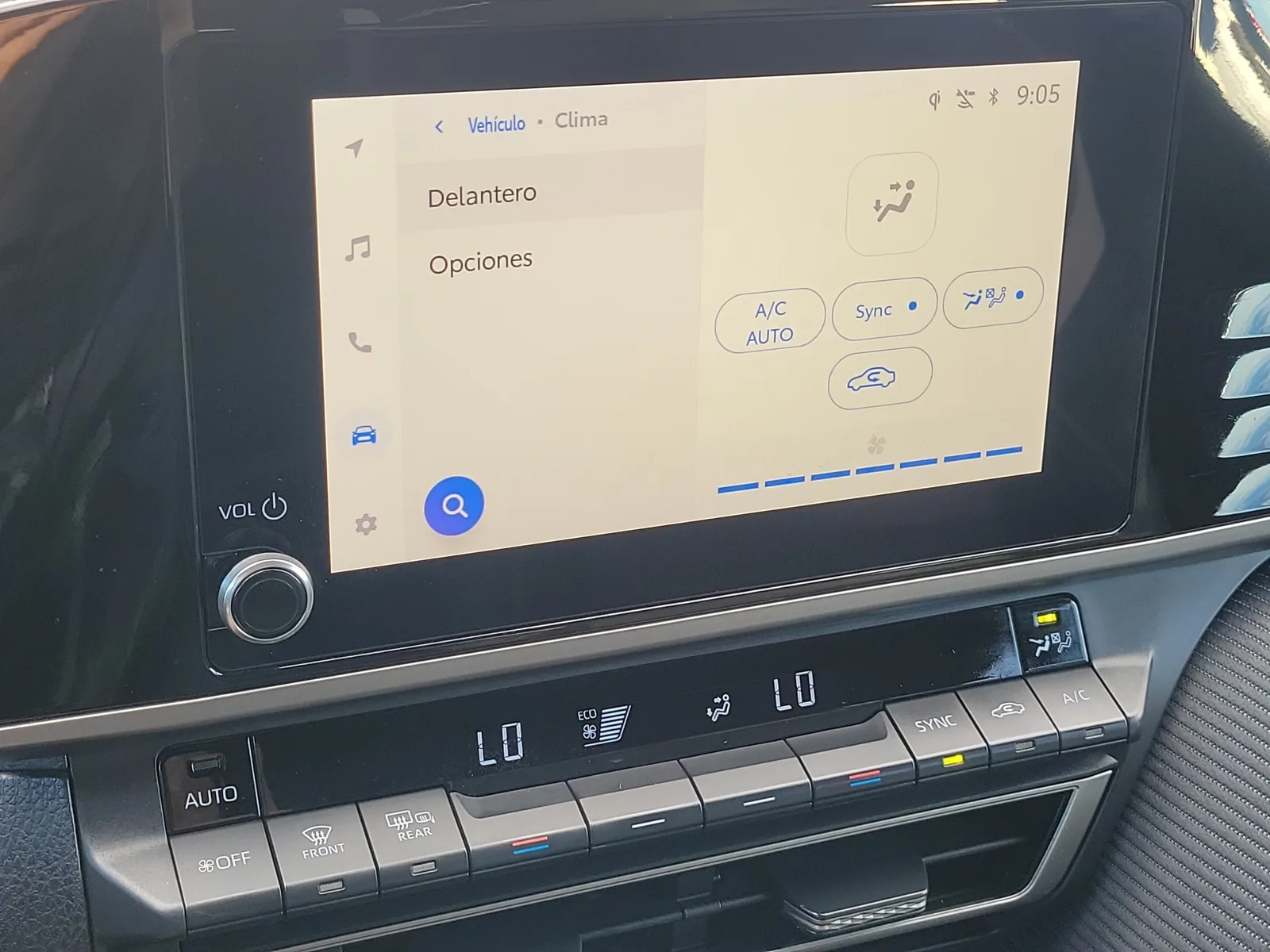 2025 Toyota Camry SE photo 23