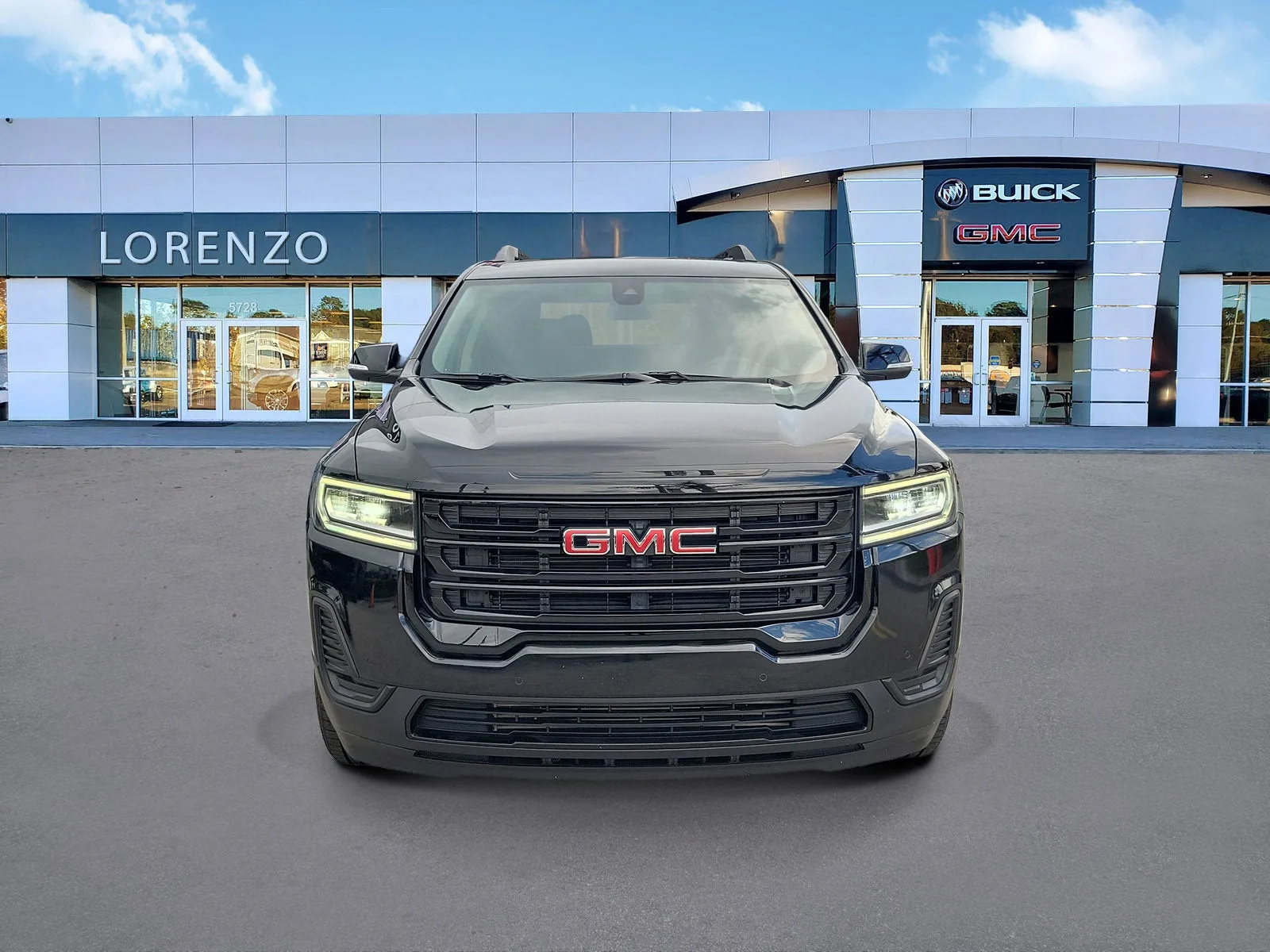 2023 GMC Acadia SLE photo 2