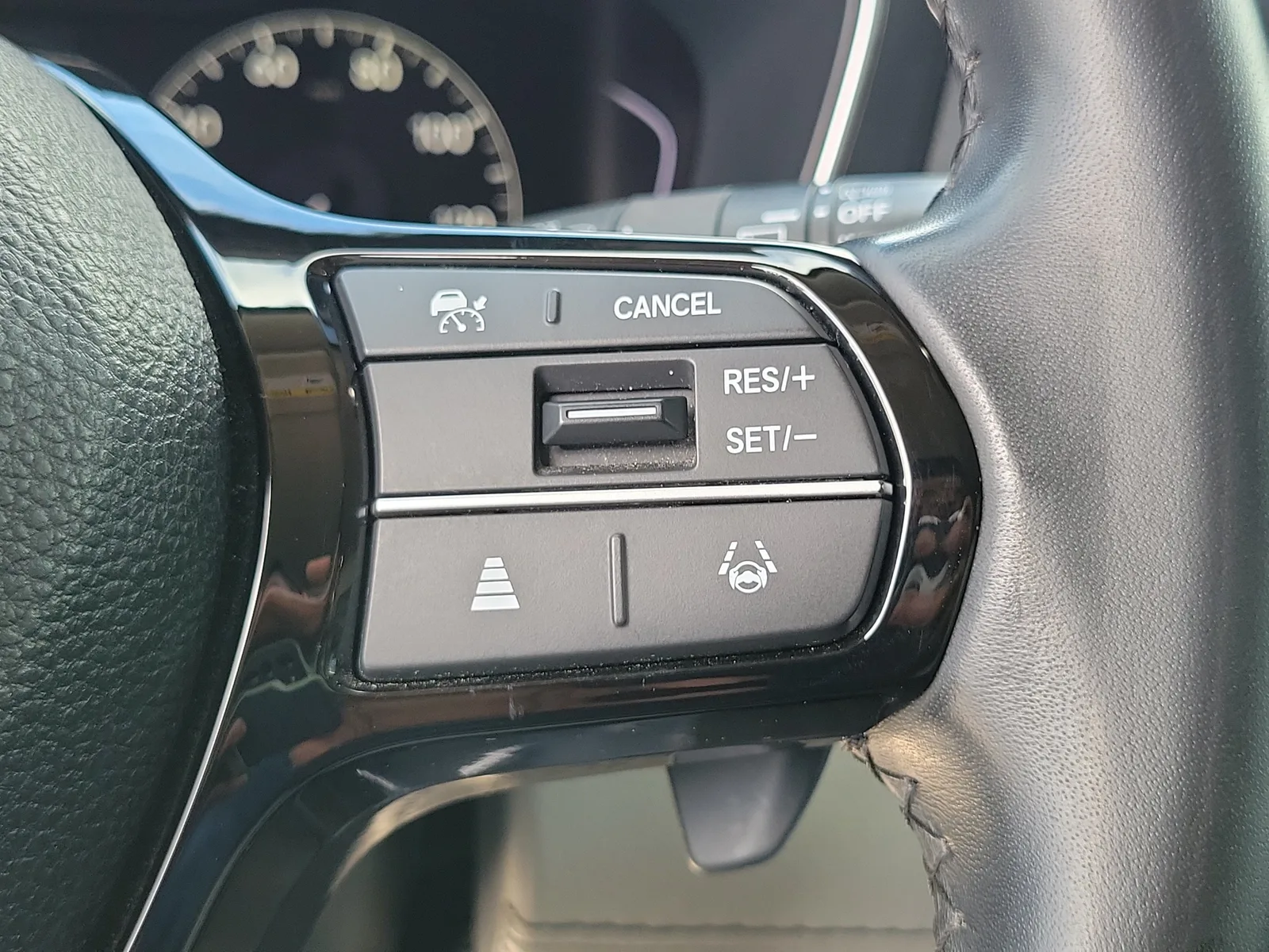 2023 Honda Pilot EX-L 7 Passenger photo 31
