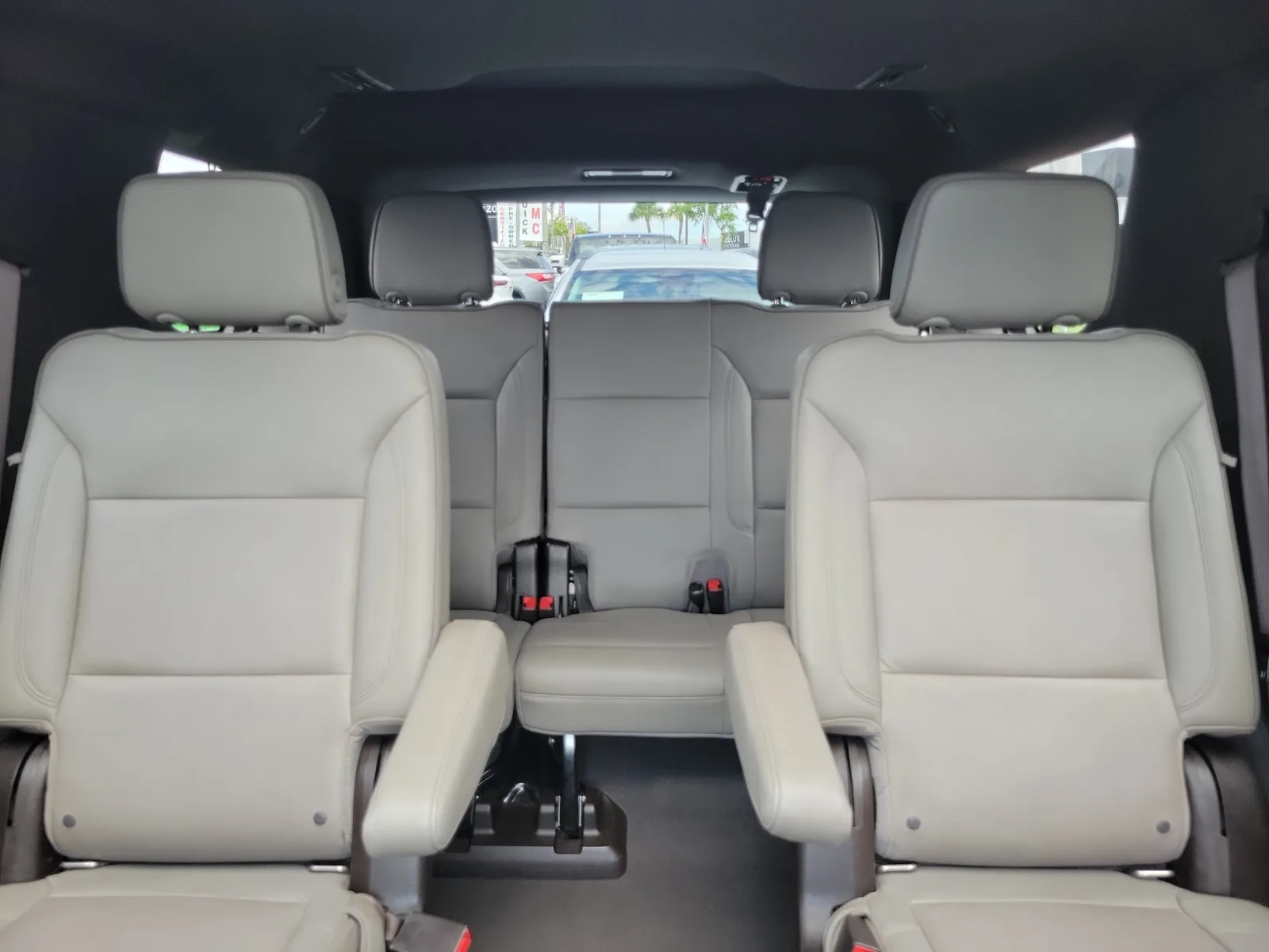 2022 GMC Yukon SLT photo 16