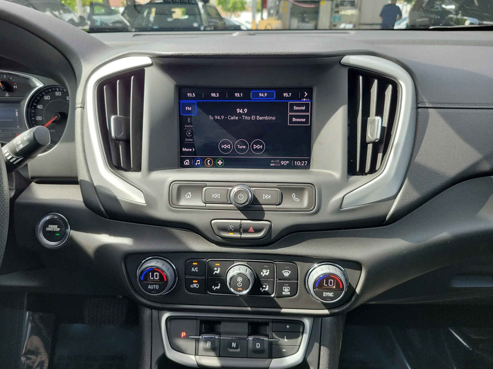 2023 GMC Terrain SLE photo 22