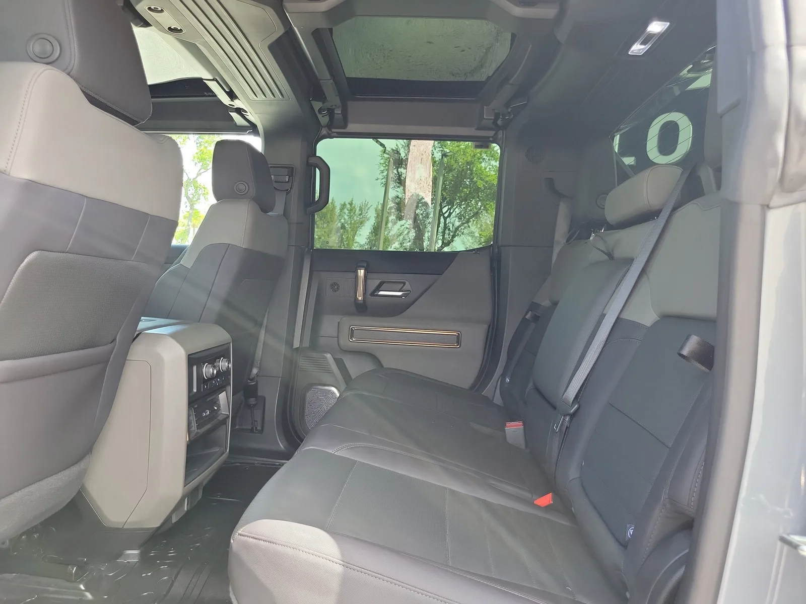 2025 GMC HUMMER EV Pickup 2X photo 13