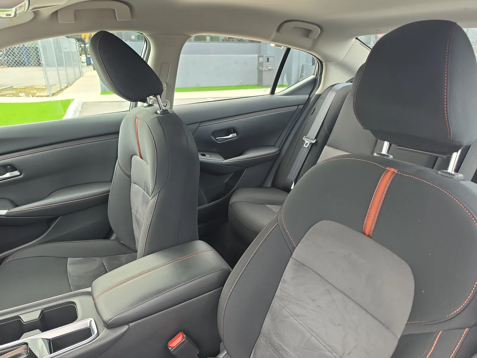 2025 Nissan Sentra SR photo 10