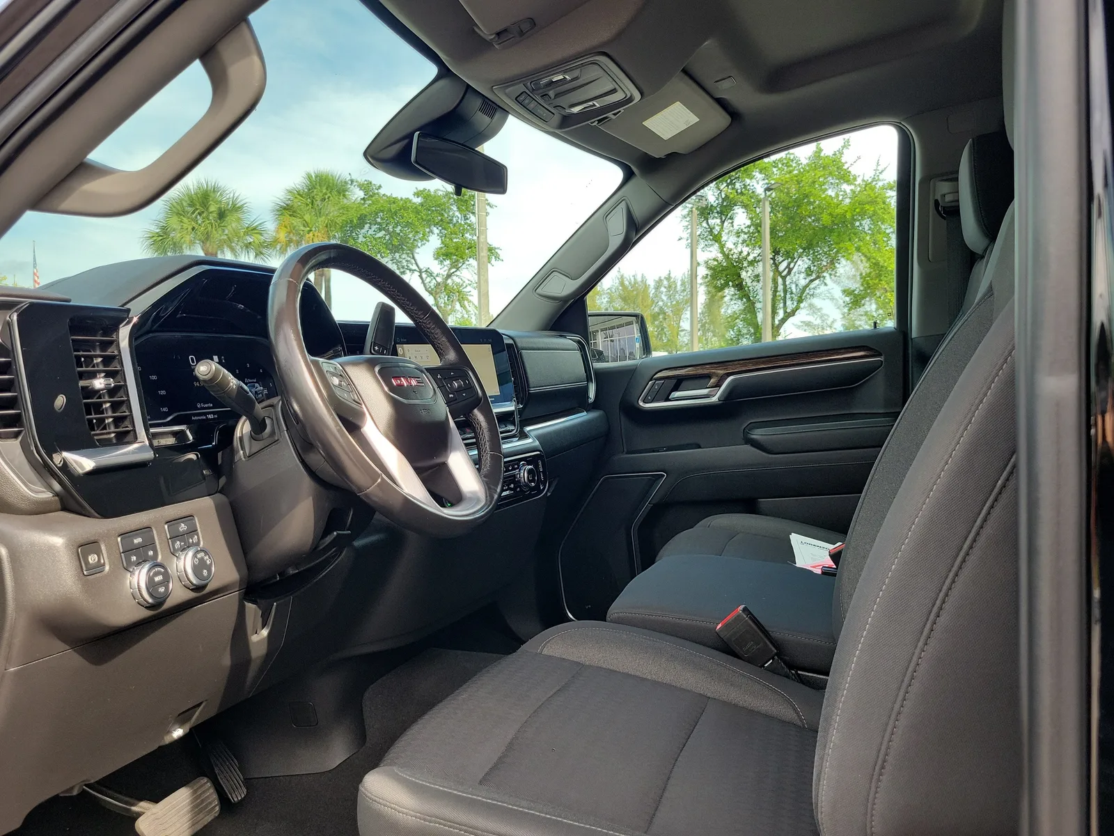 2022 GMC Sierra 1500 SLE photo 11