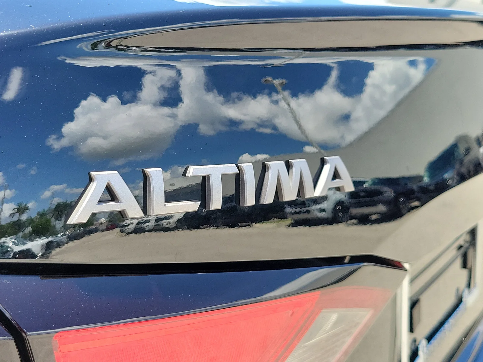 2025 Nissan Altima S photo 10