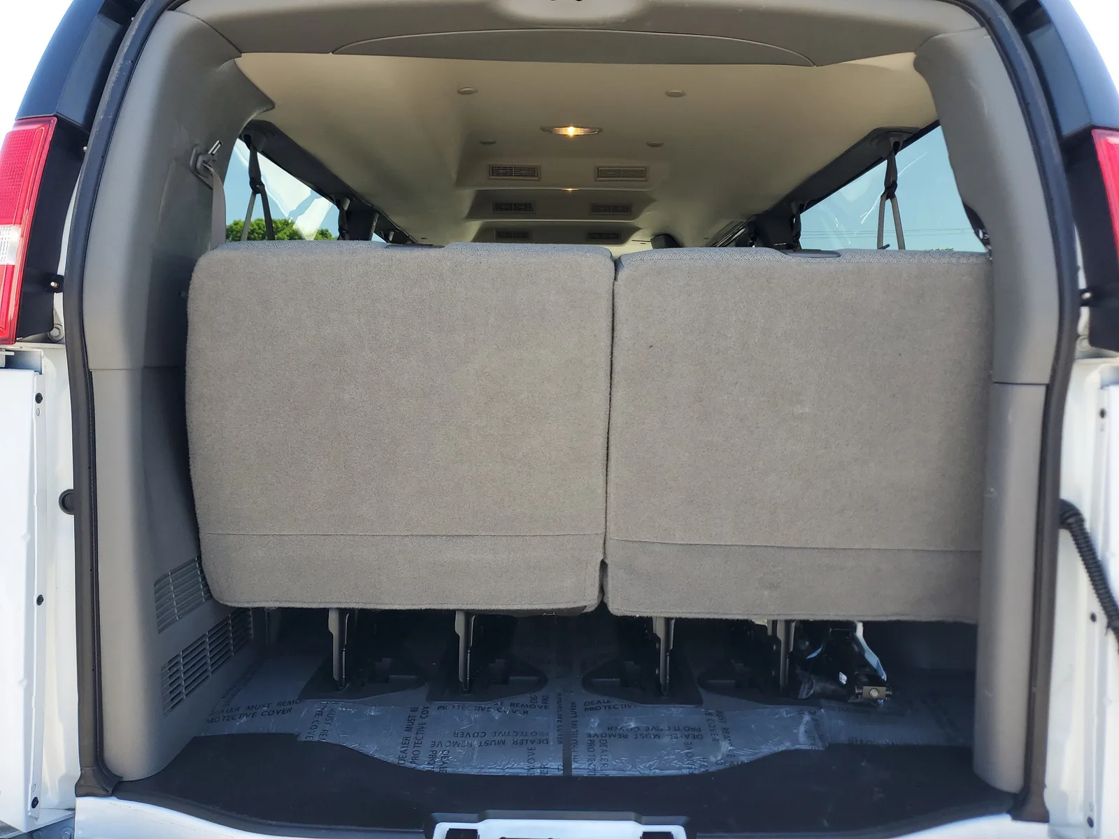 2025 Chevrolet Express Passenger LT photo 15