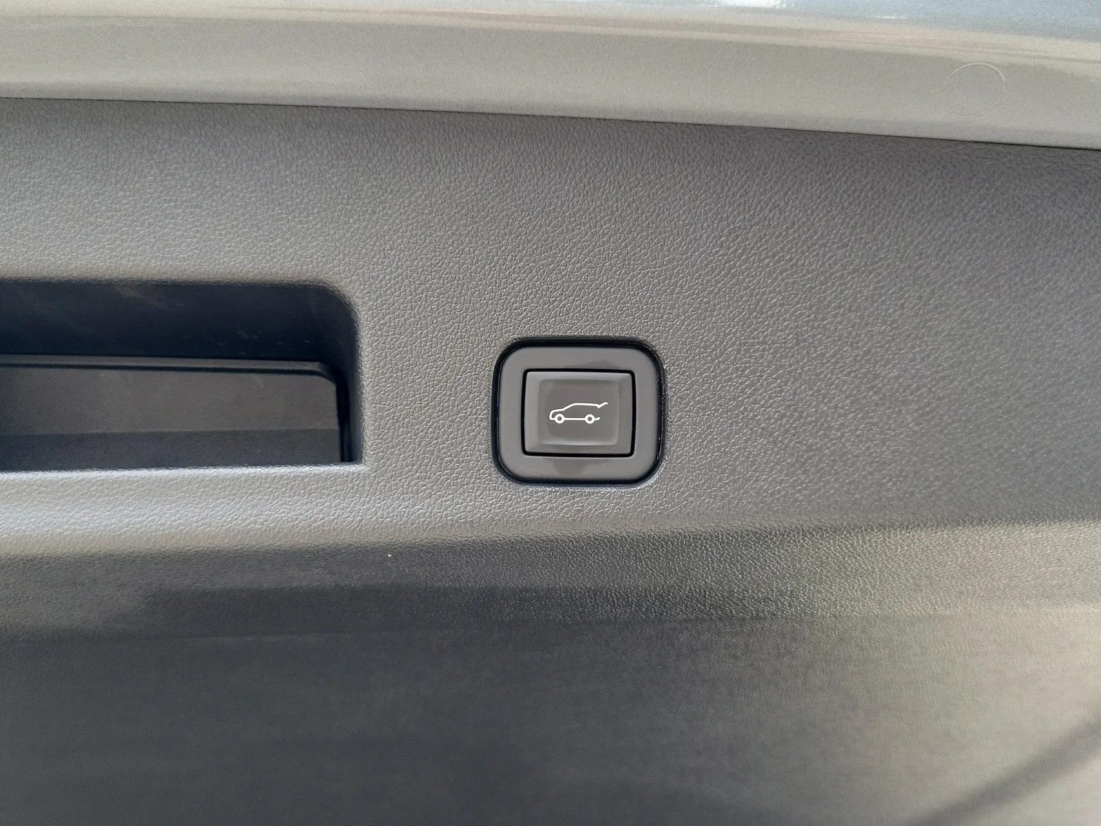 2024 GMC Acadia AT4 photo 17