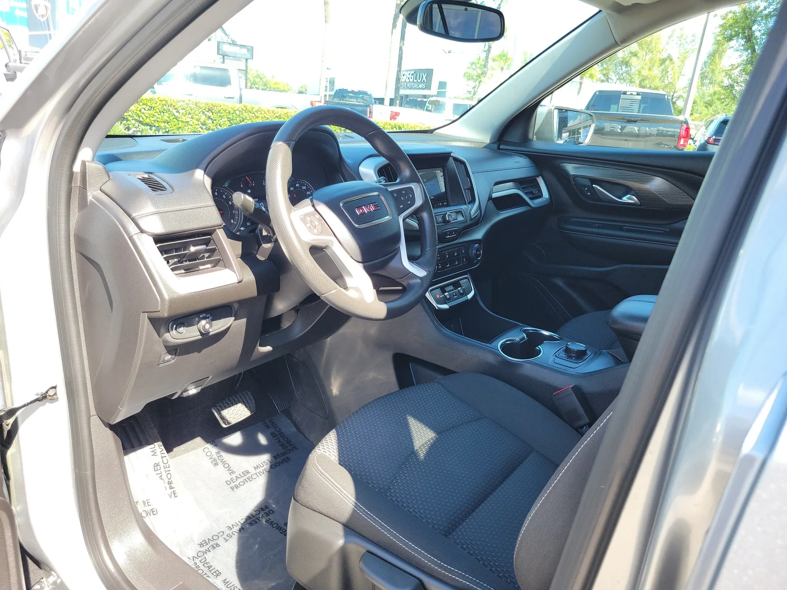 2024 GMC Terrain SLE photo 15