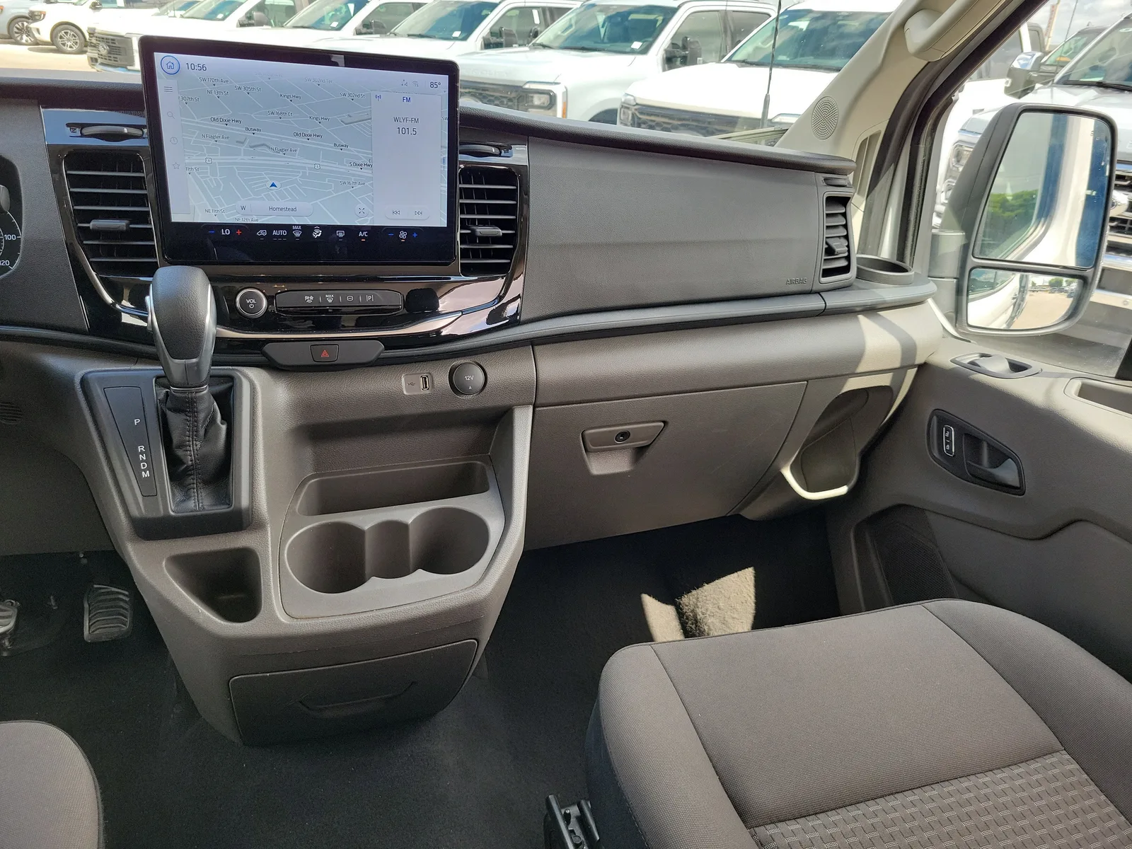 2025 Ford Transit Passenger Wagon XLT photo 17
