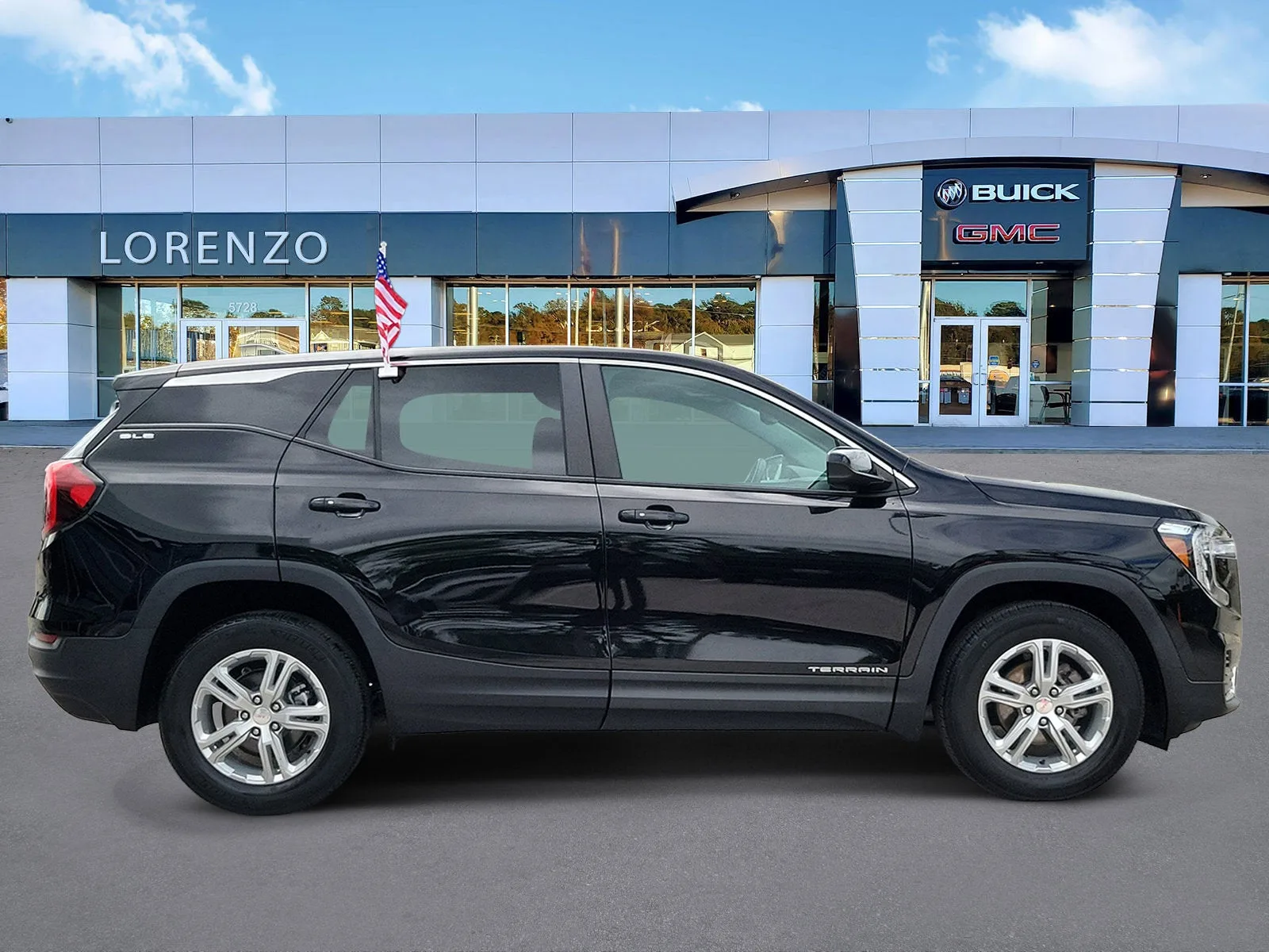 2024 GMC Terrain SLE photo 4