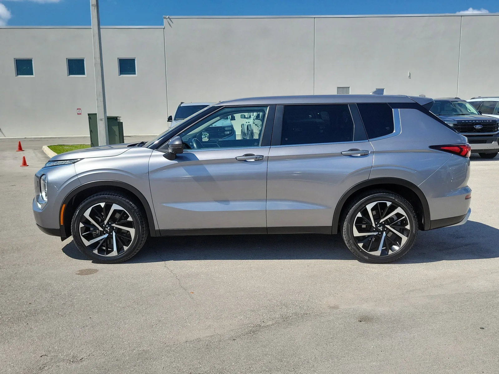 2022 Mitsubishi Outlander SE 4WD photo 8