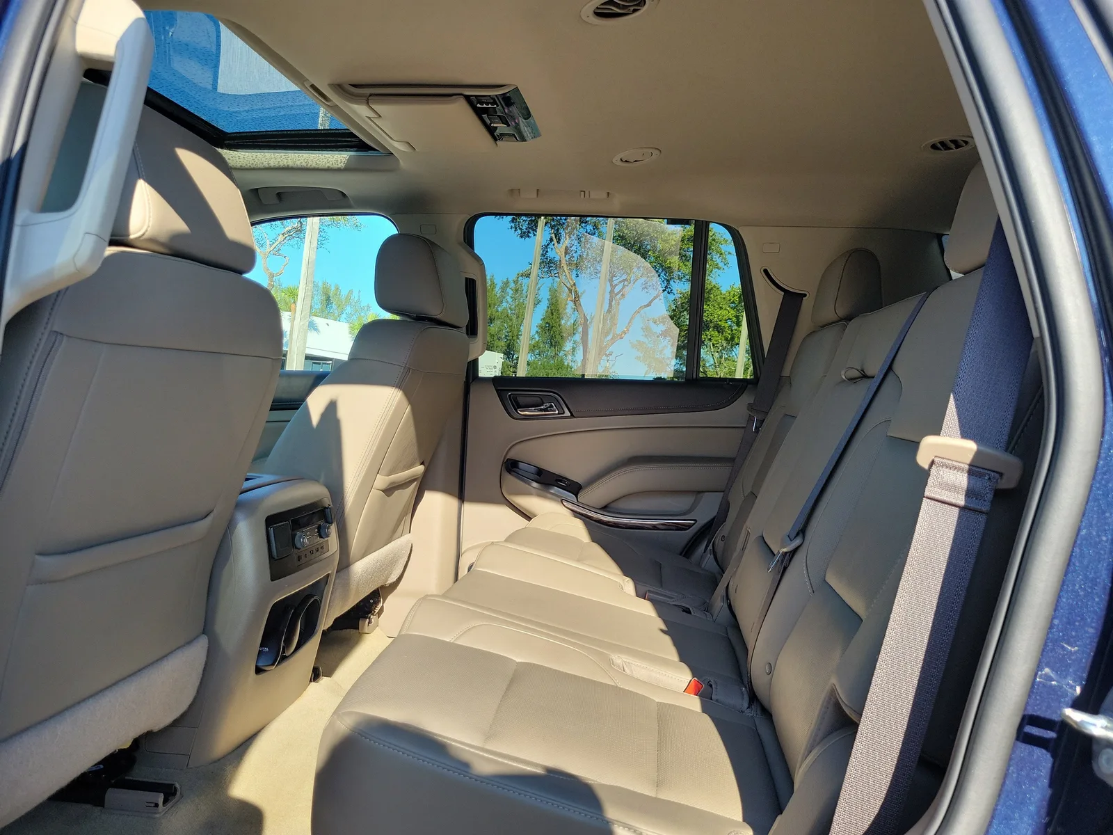 2019 GMC Yukon SLT photo 16