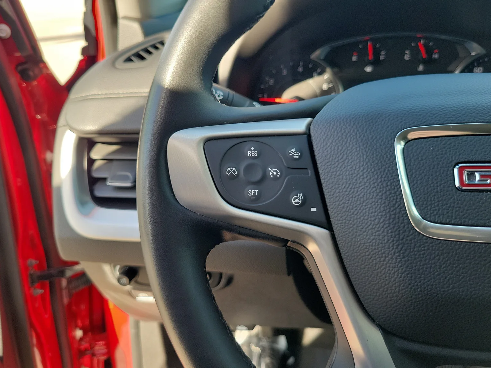 2024 GMC Terrain SLT photo 18