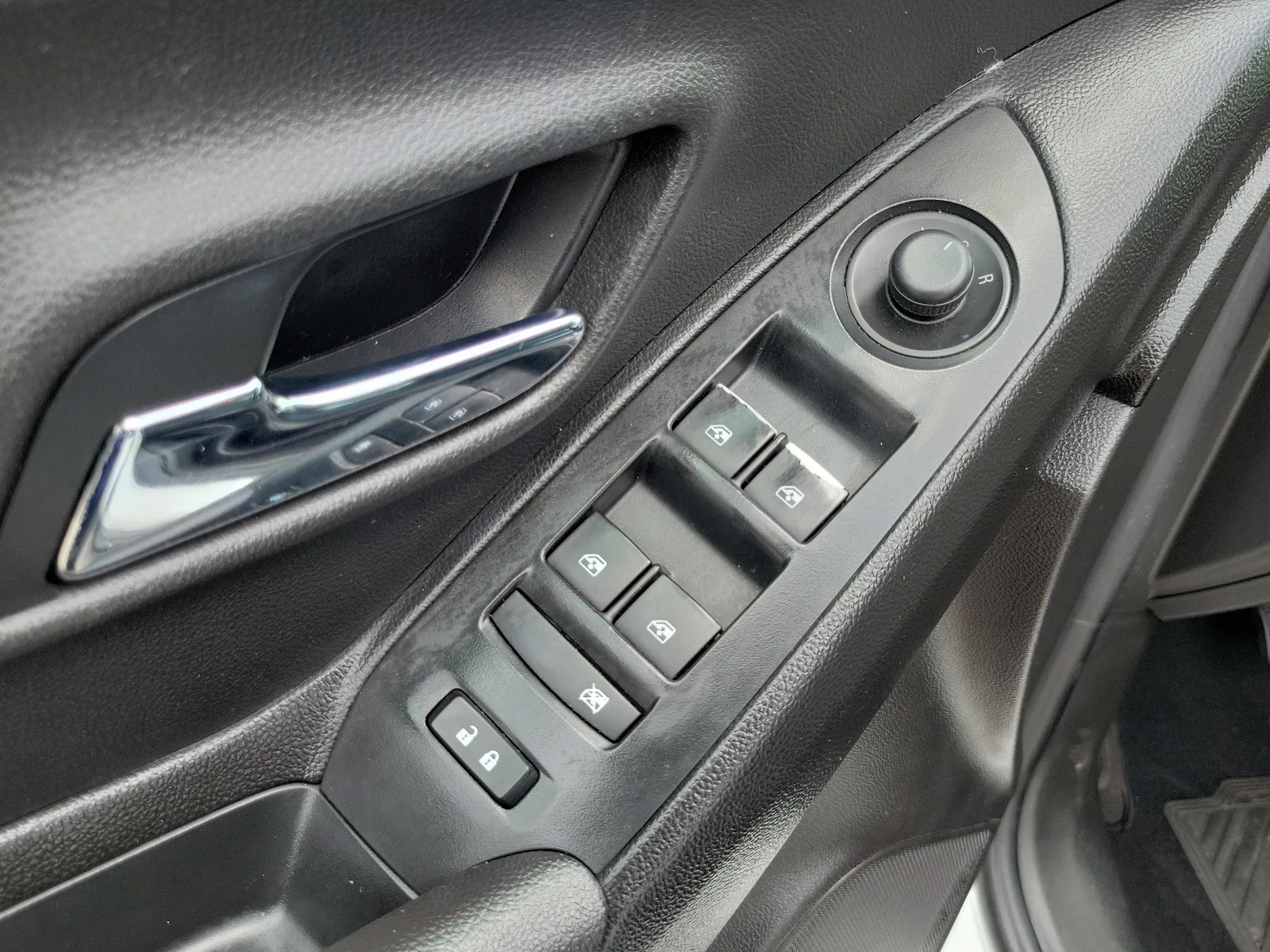 2020 Chevrolet Trax LS photo 18