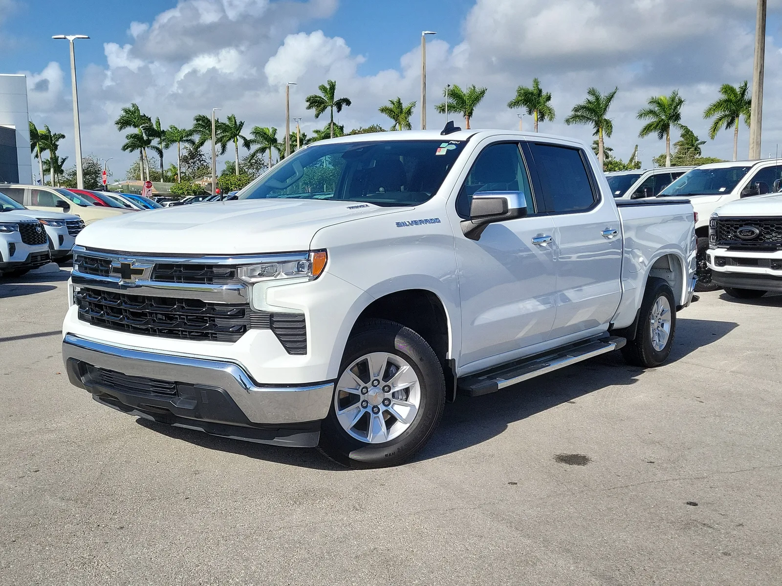 2025 Chevrolet Silverado 1500 LT photo 31