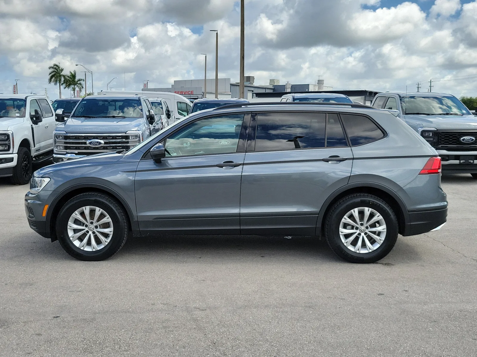 2019 Volkswagen Tiguan S photo 8