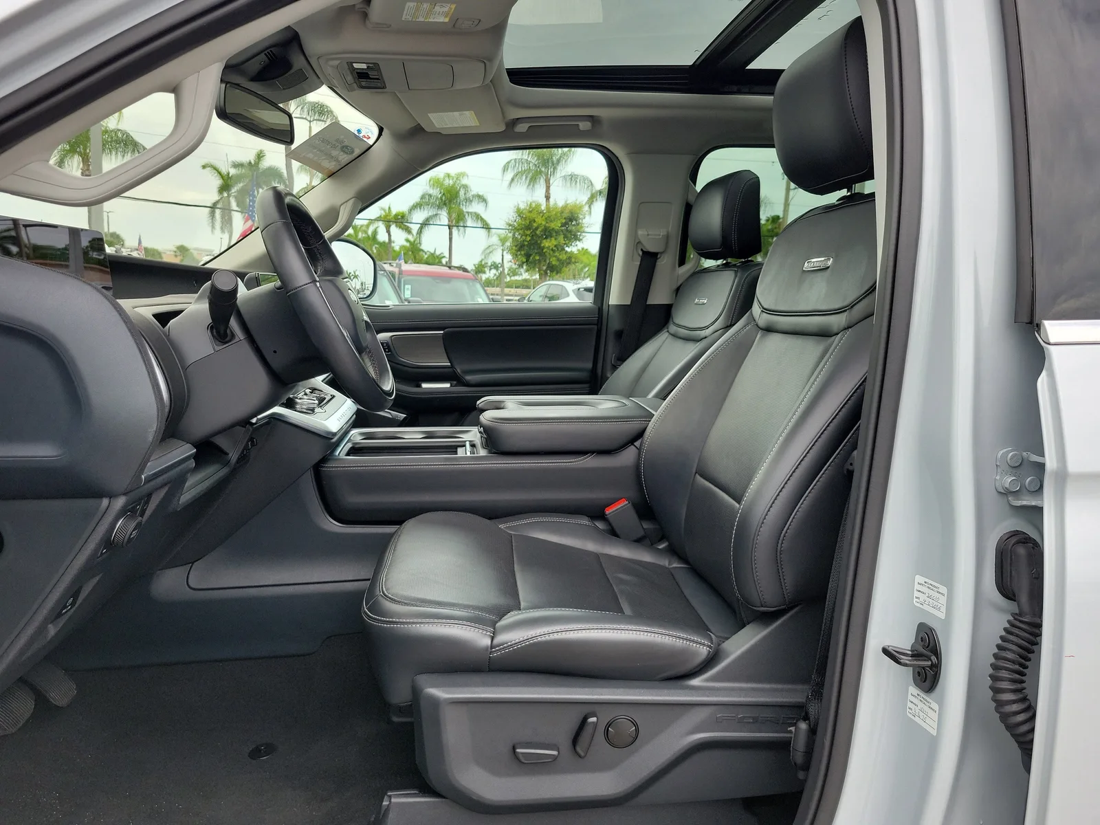 2025 Ford Expedition Platinum 4WD photo 18