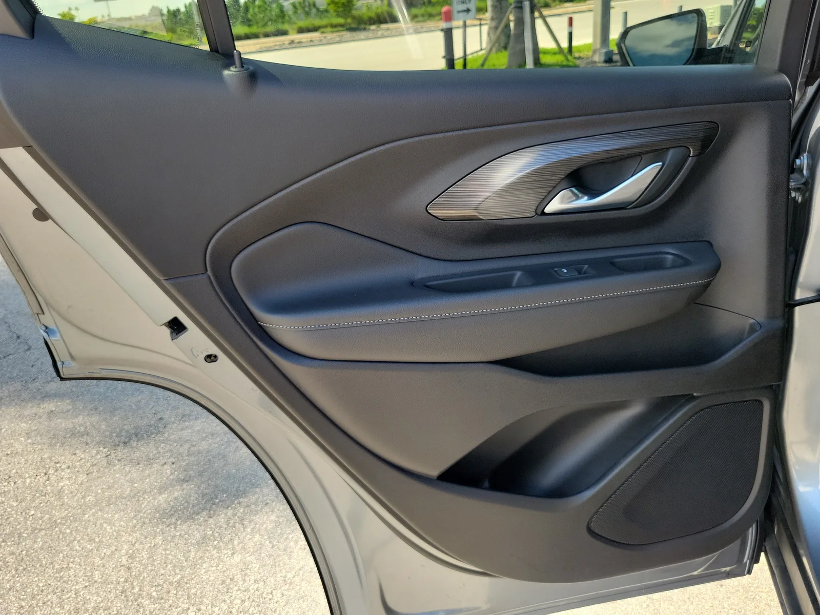 2024 GMC Terrain SLE photo 24