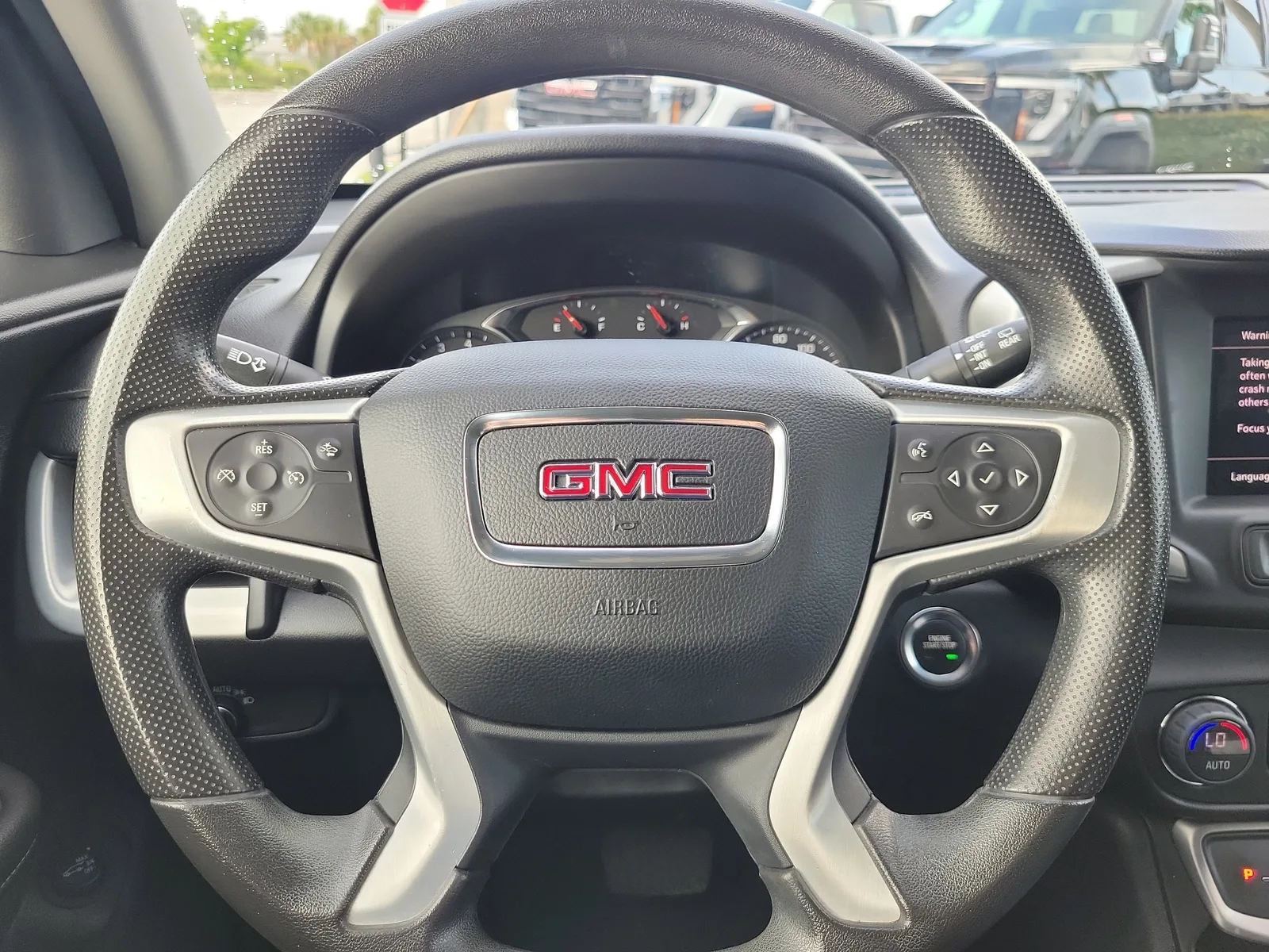 2023 GMC Terrain SLE photo 18