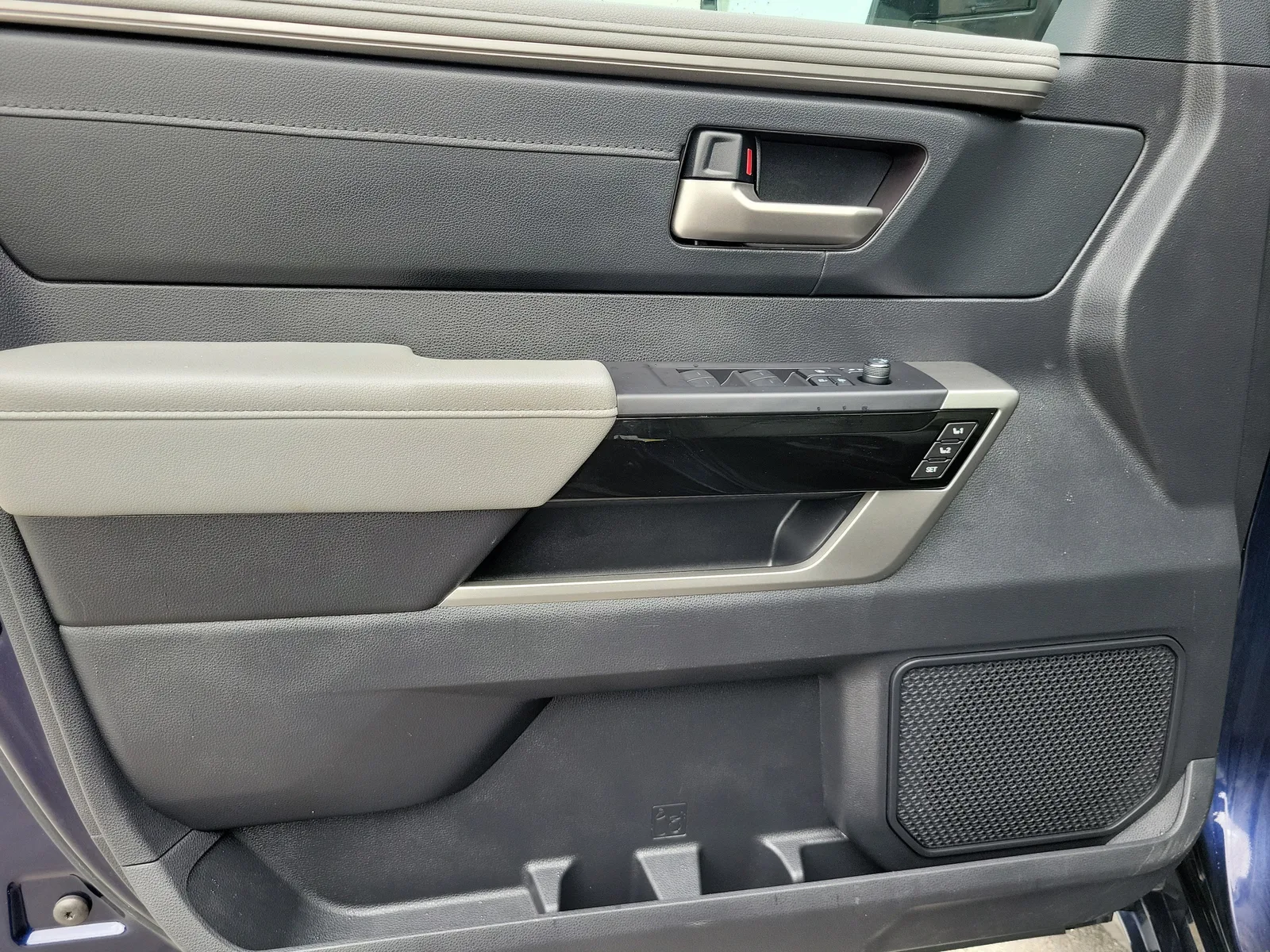 2023 Toyota Tundra 2WD Limited photo 14