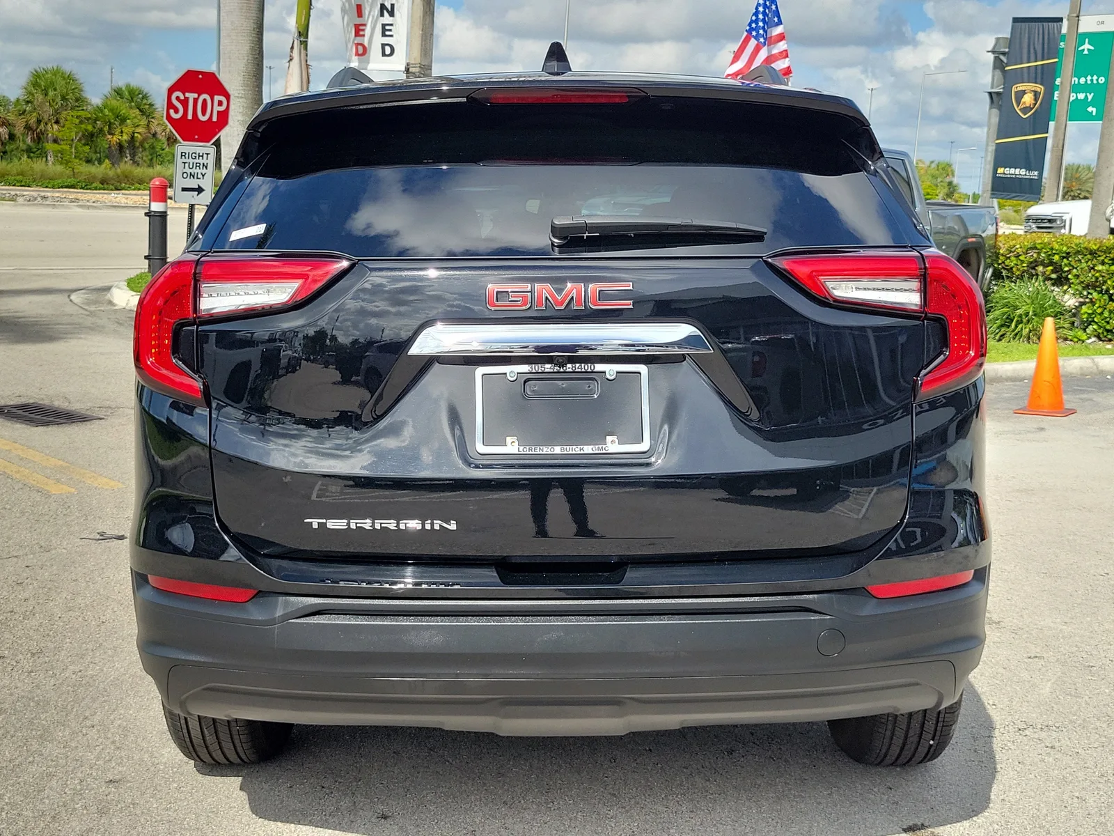 2023 GMC Terrain SLE photo 6
