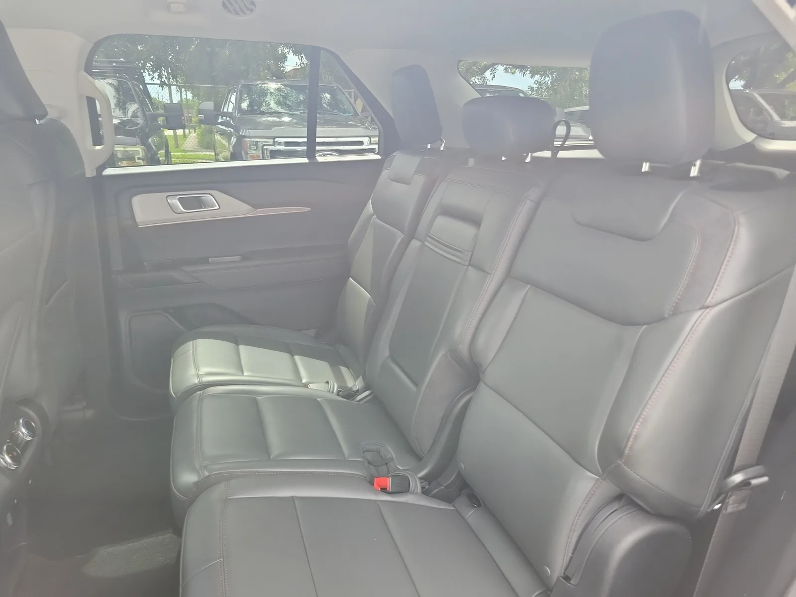2025 Ford Explorer Active photo 13