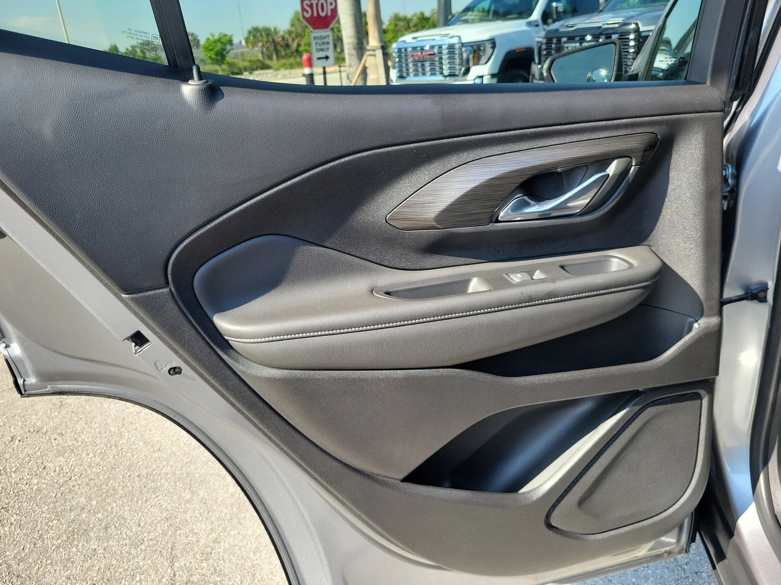 2023 GMC Terrain SLT photo 26