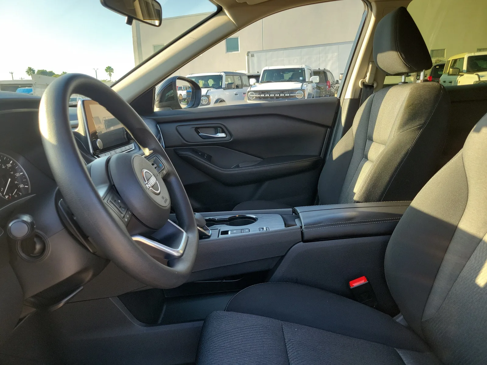 2024 Nissan Rogue SV photo 11