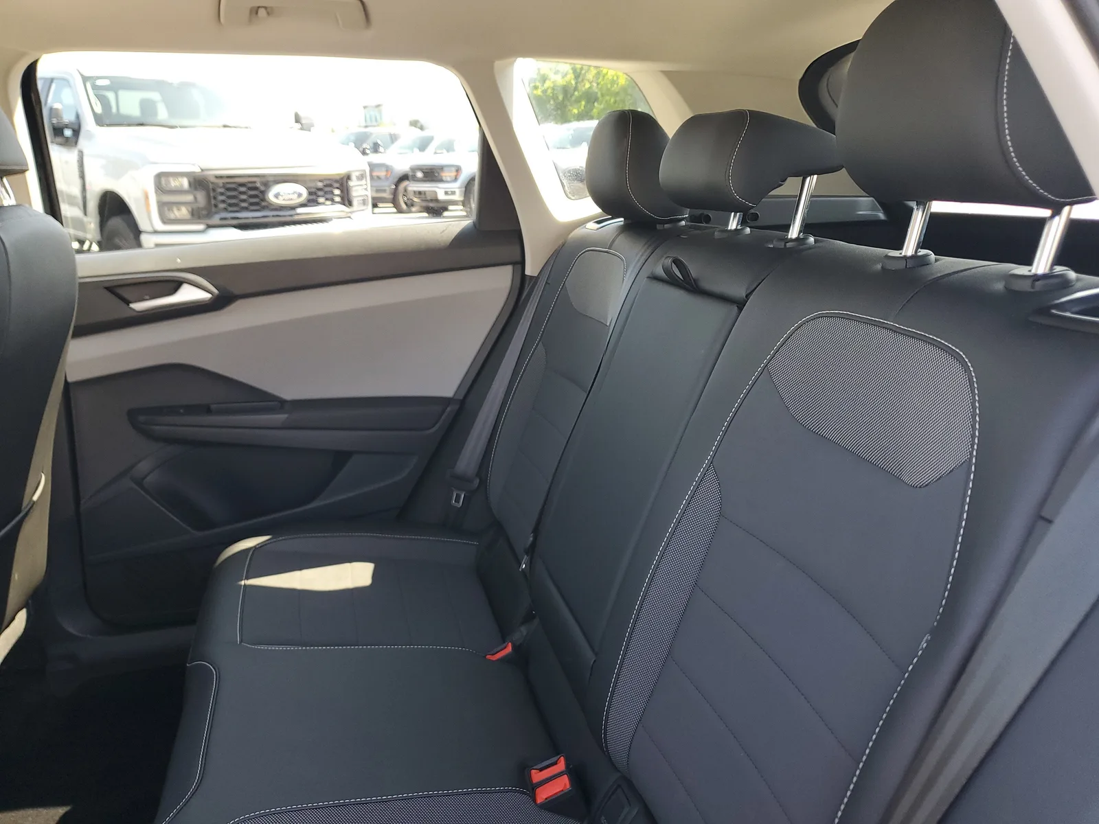 2022 Volkswagen Taos SE photo 13