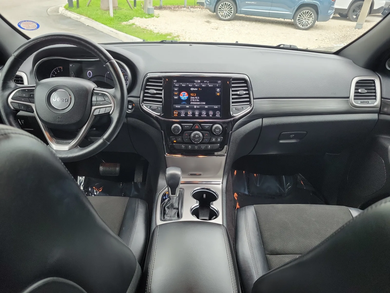 2019 Jeep Grand Cherokee Altitude photo 18