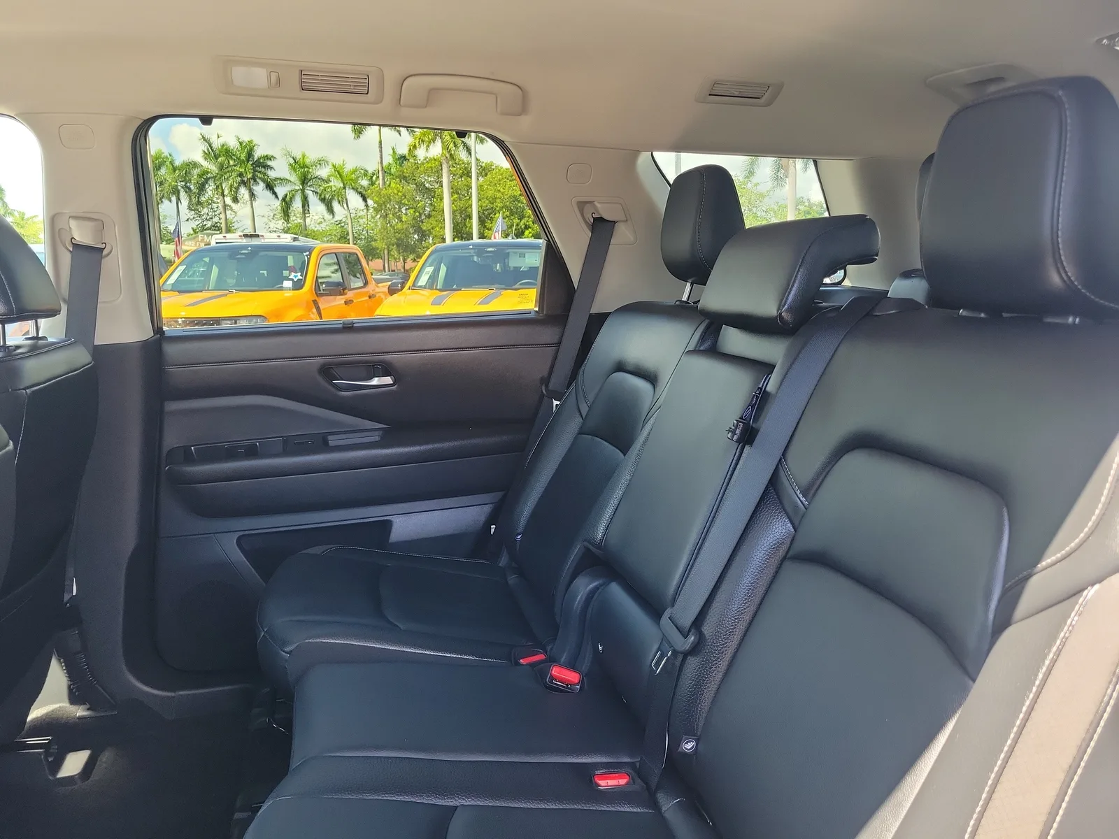 2022 Nissan Pathfinder SL photo 12
