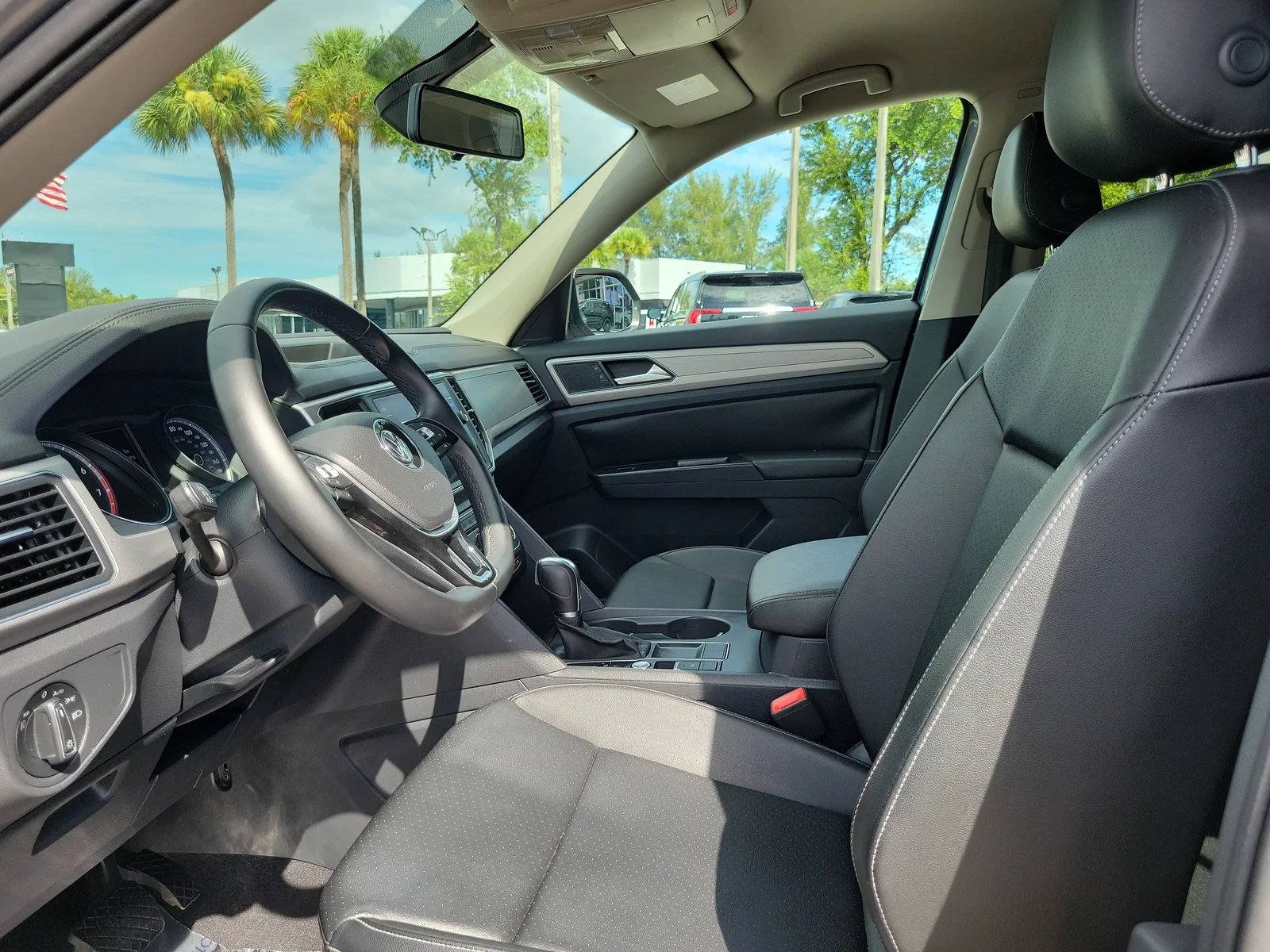 2019 Volkswagen Atlas 3.6L V6 SE photo 11