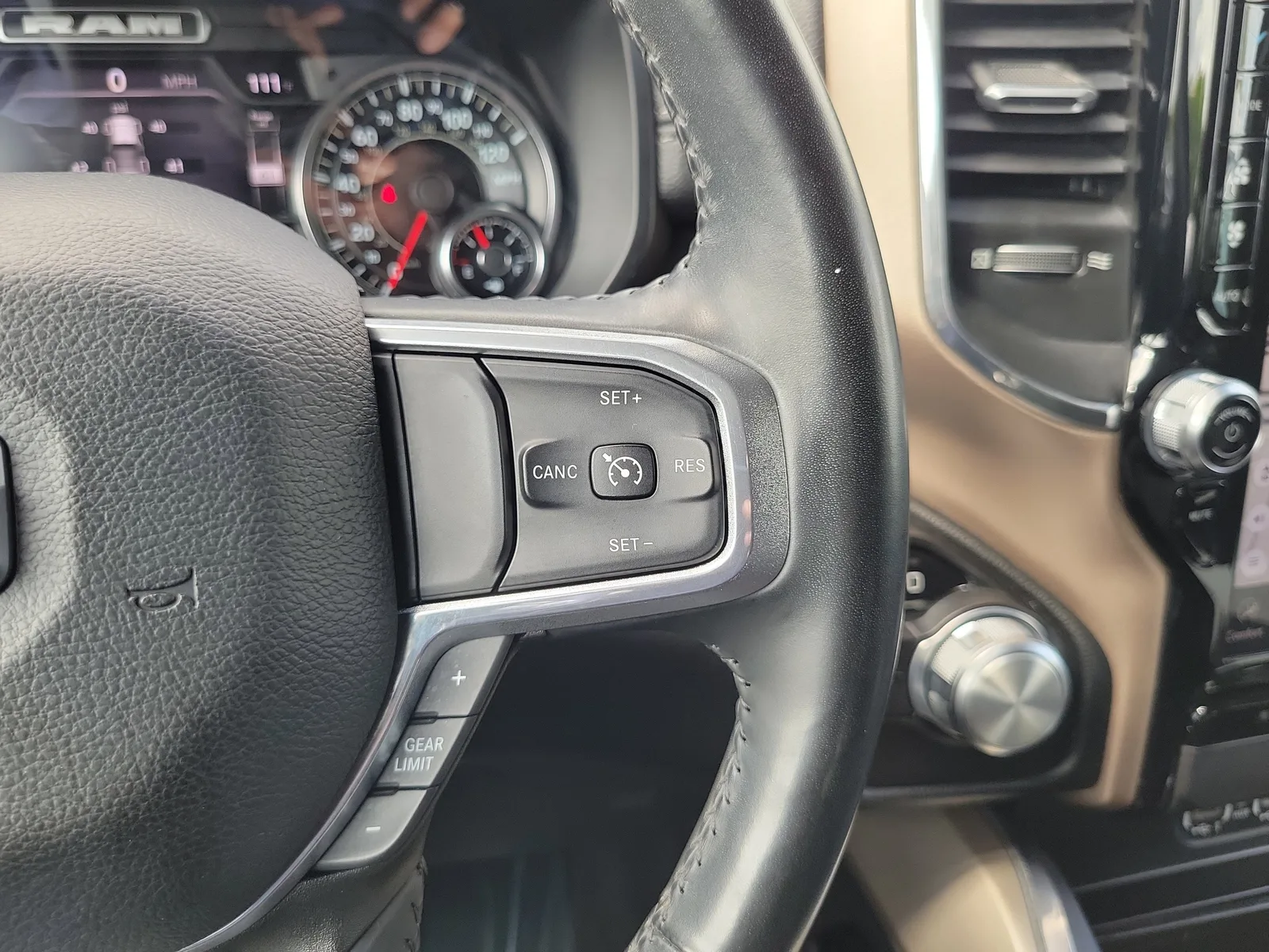 2022 RAM 1500 Laramie photo 20
