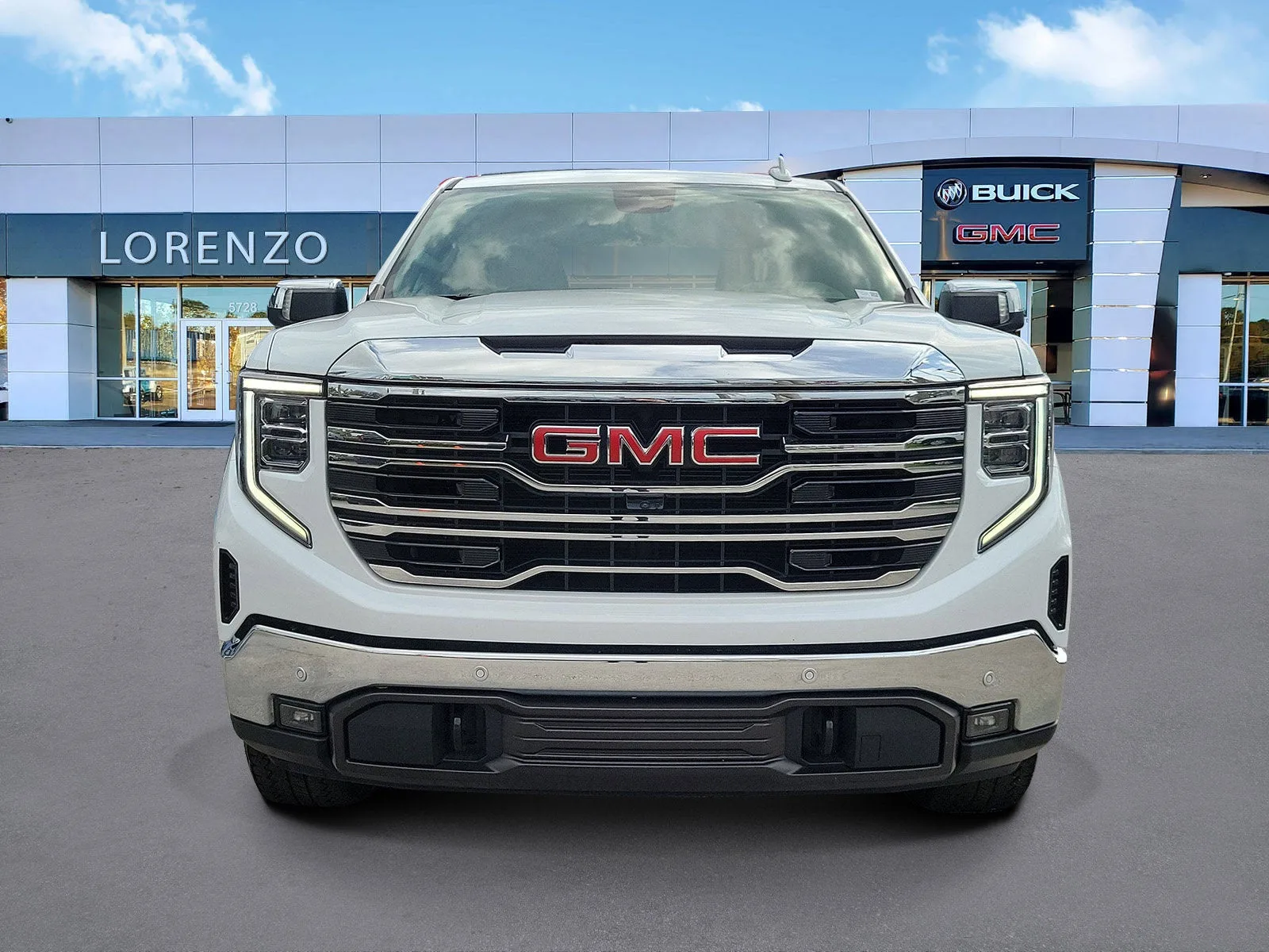 2024 GMC Sierra 1500 SLT photo 2