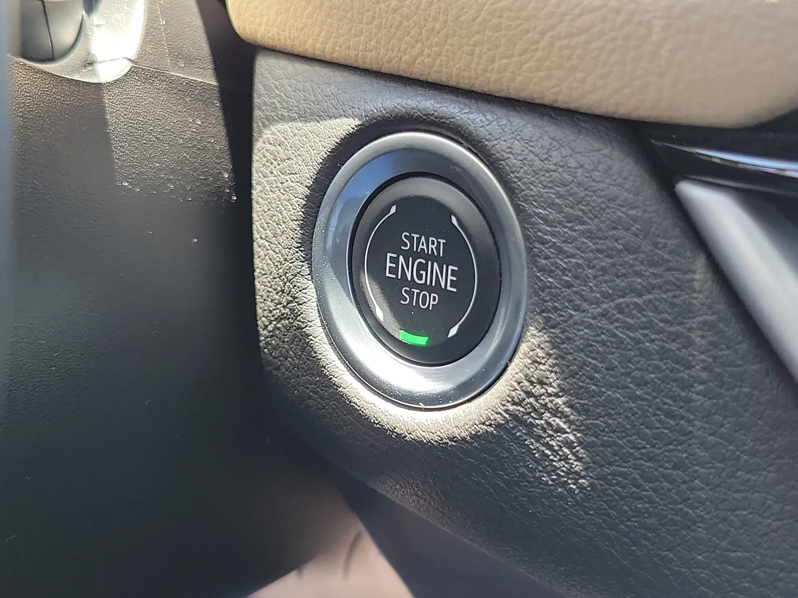 2024 Cadillac XT4 FWD Luxury photo 23
