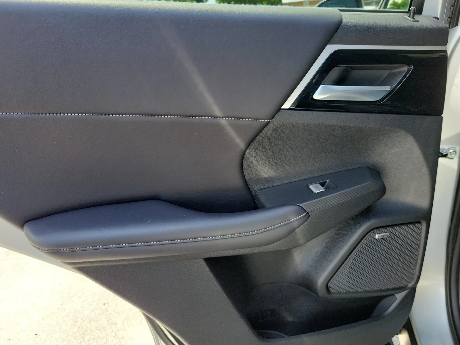 2025 Mitsubishi Outlander SE photo 21