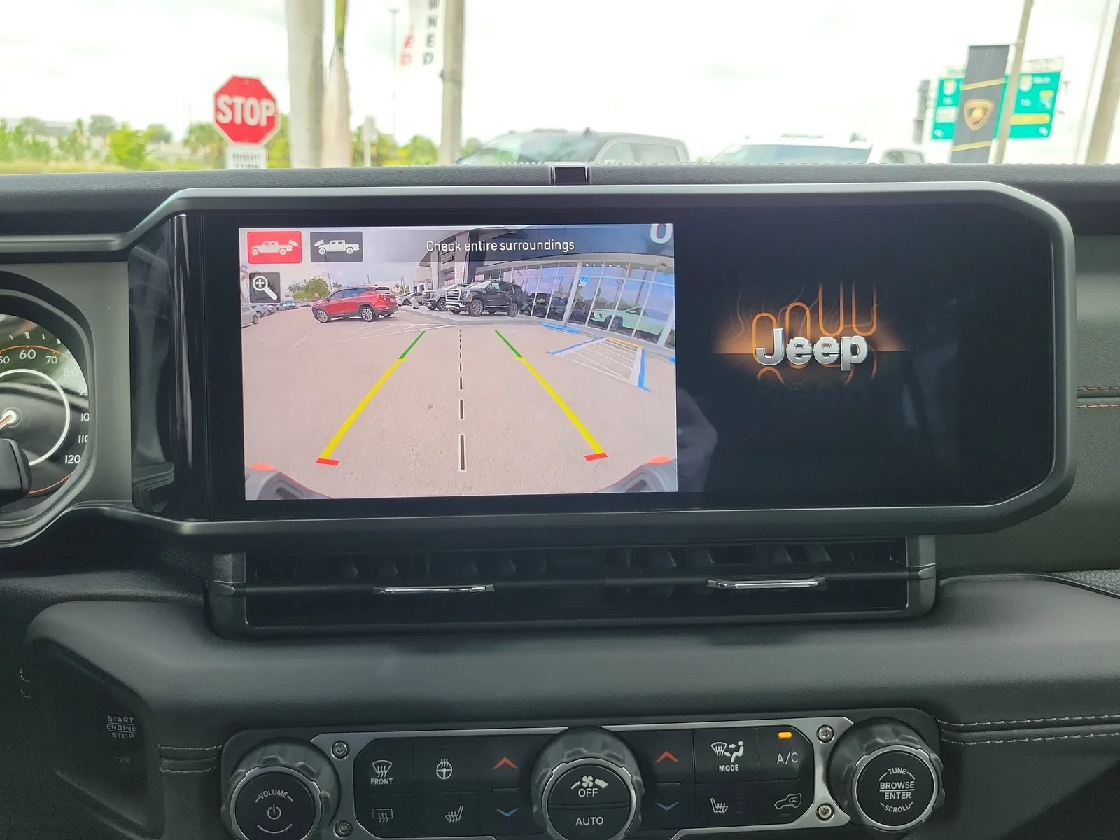 2025 Jeep Gladiator Mojave X photo 10