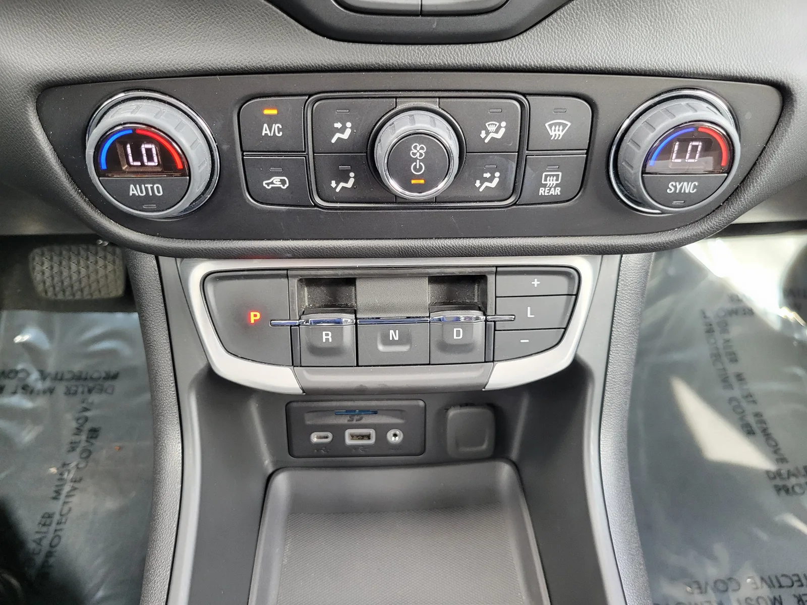 2023 GMC Terrain SLT photo 23