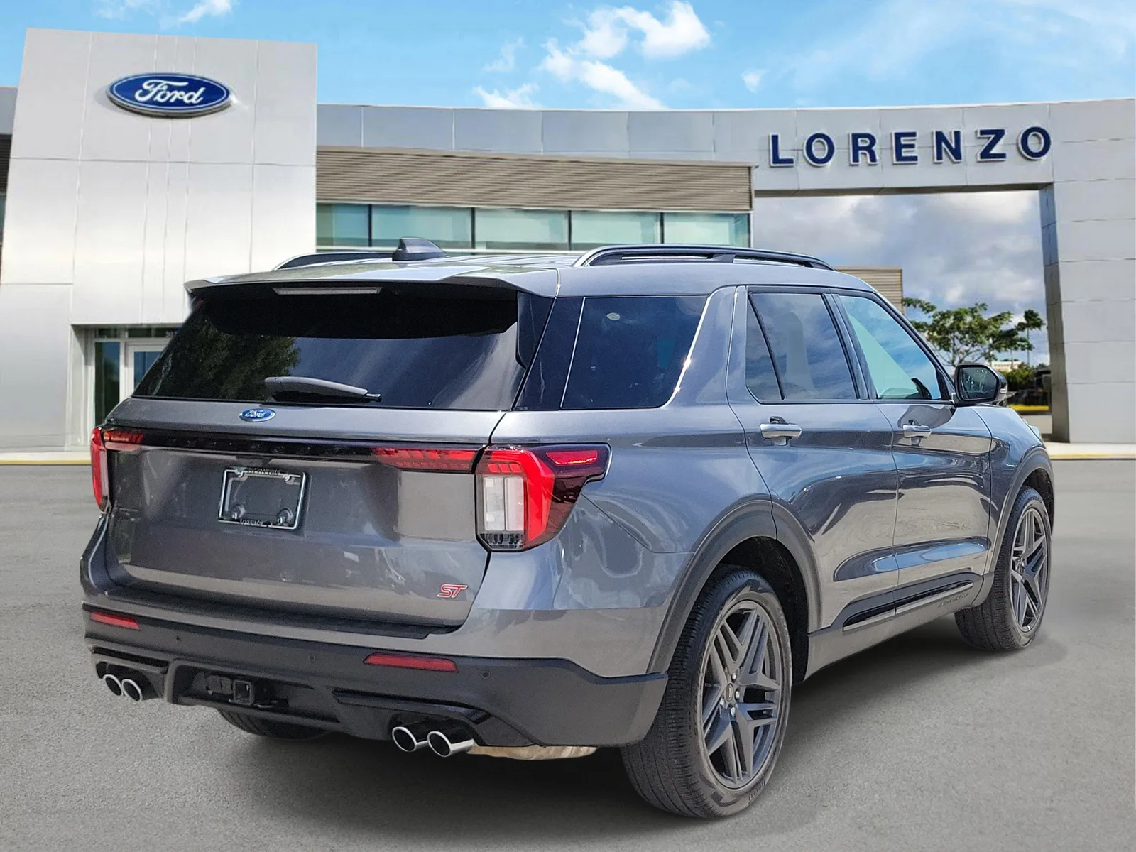 2025 Ford Explorer ST photo 5