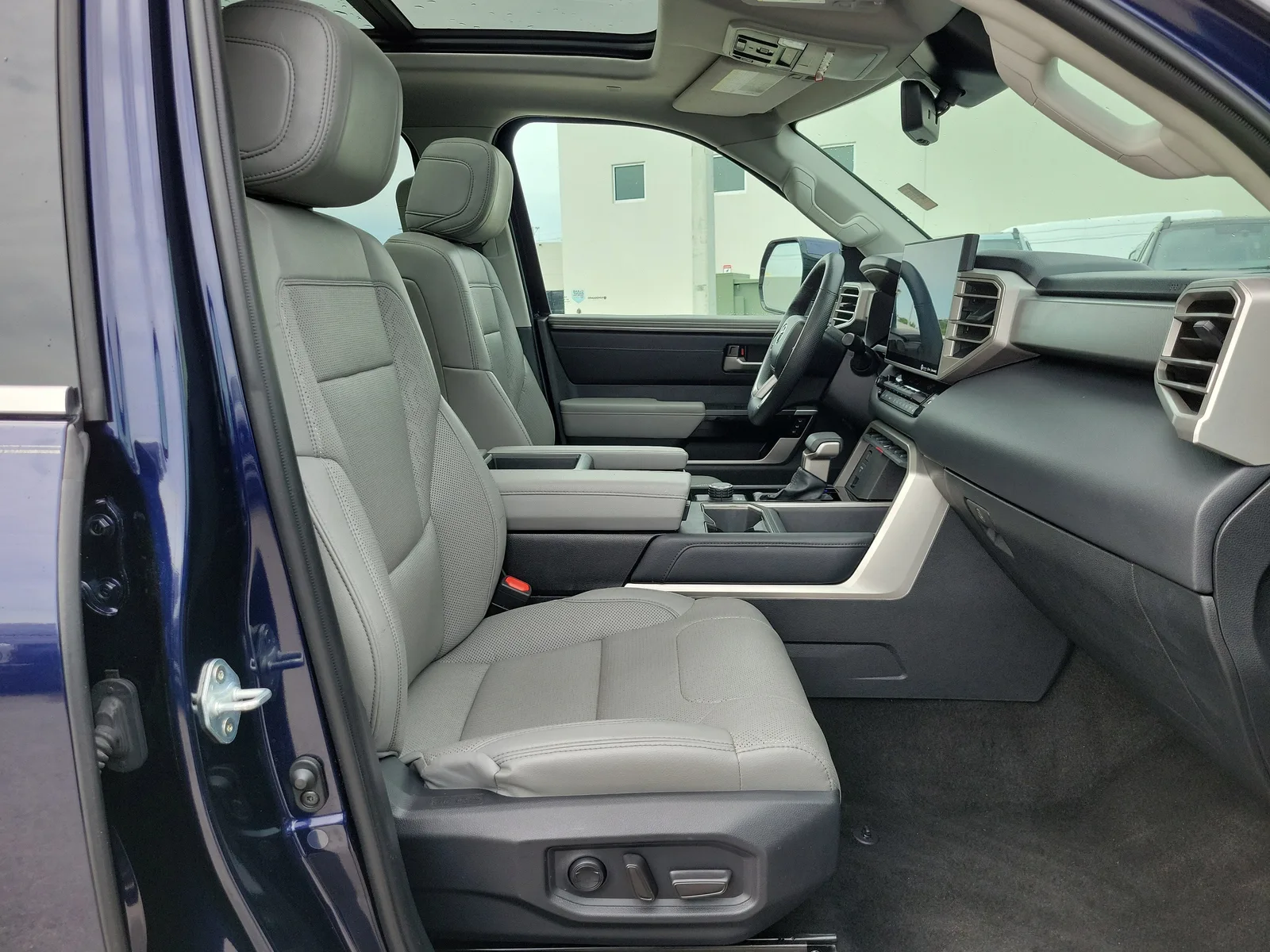 2023 Toyota Tundra 2WD Limited photo 28