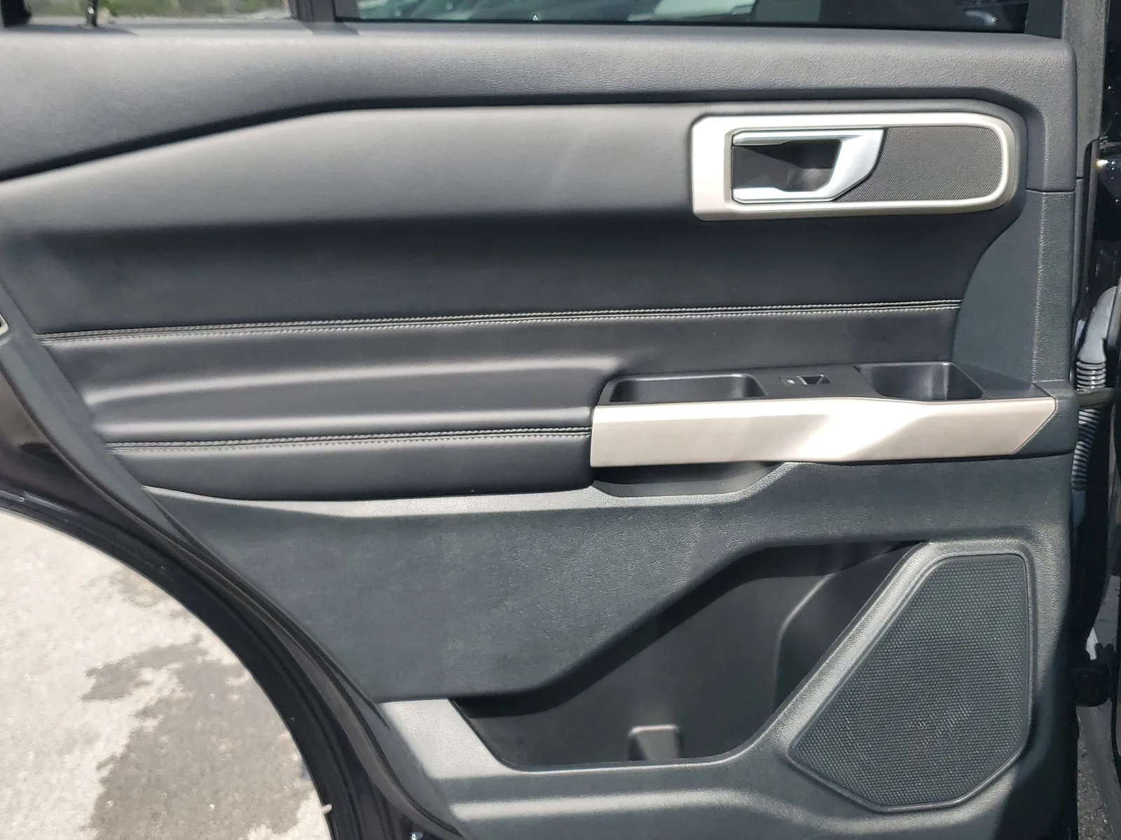 2023 Ford Explorer XLT photo 29