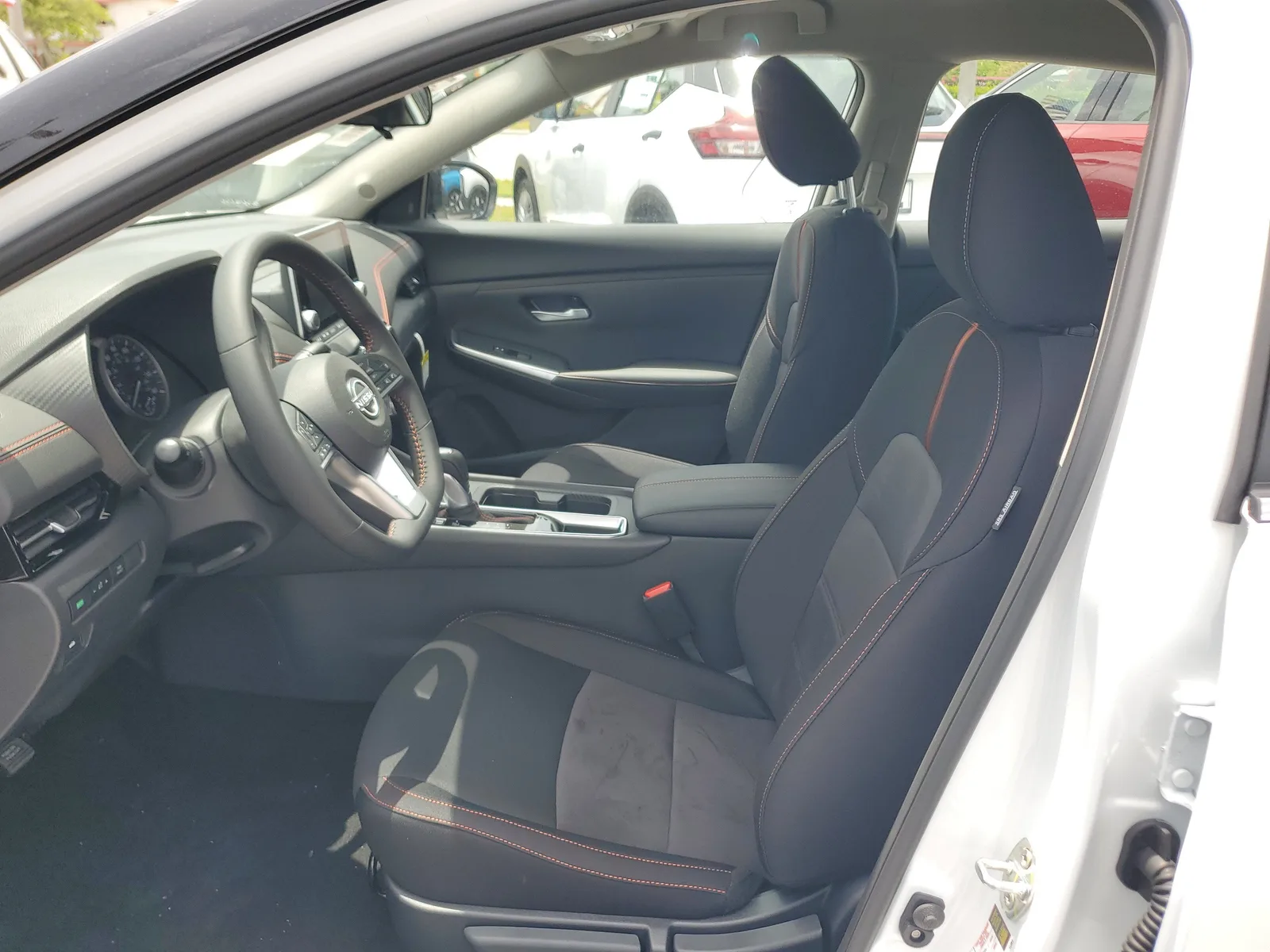 2025 Nissan Sentra SR photo 9