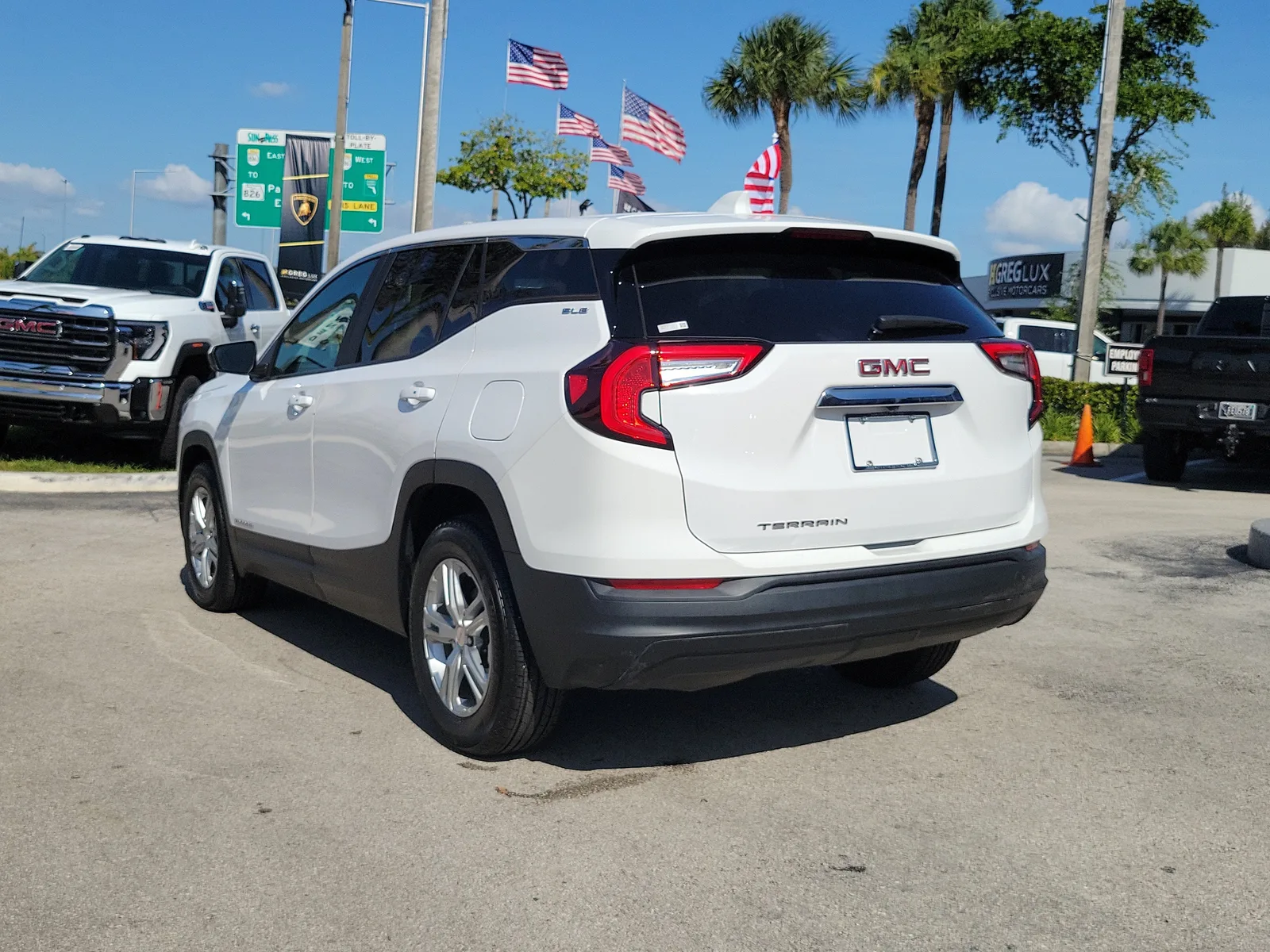 2023 GMC Terrain SLE photo 7