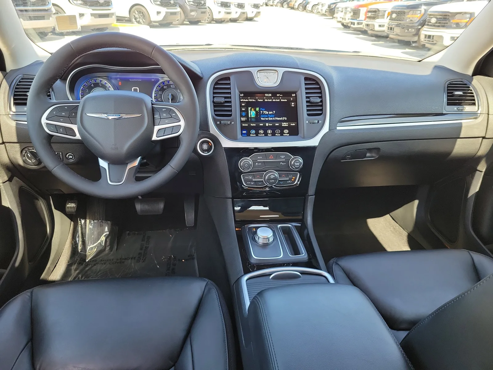 2023 Chrysler 300 Touring L photo 14
