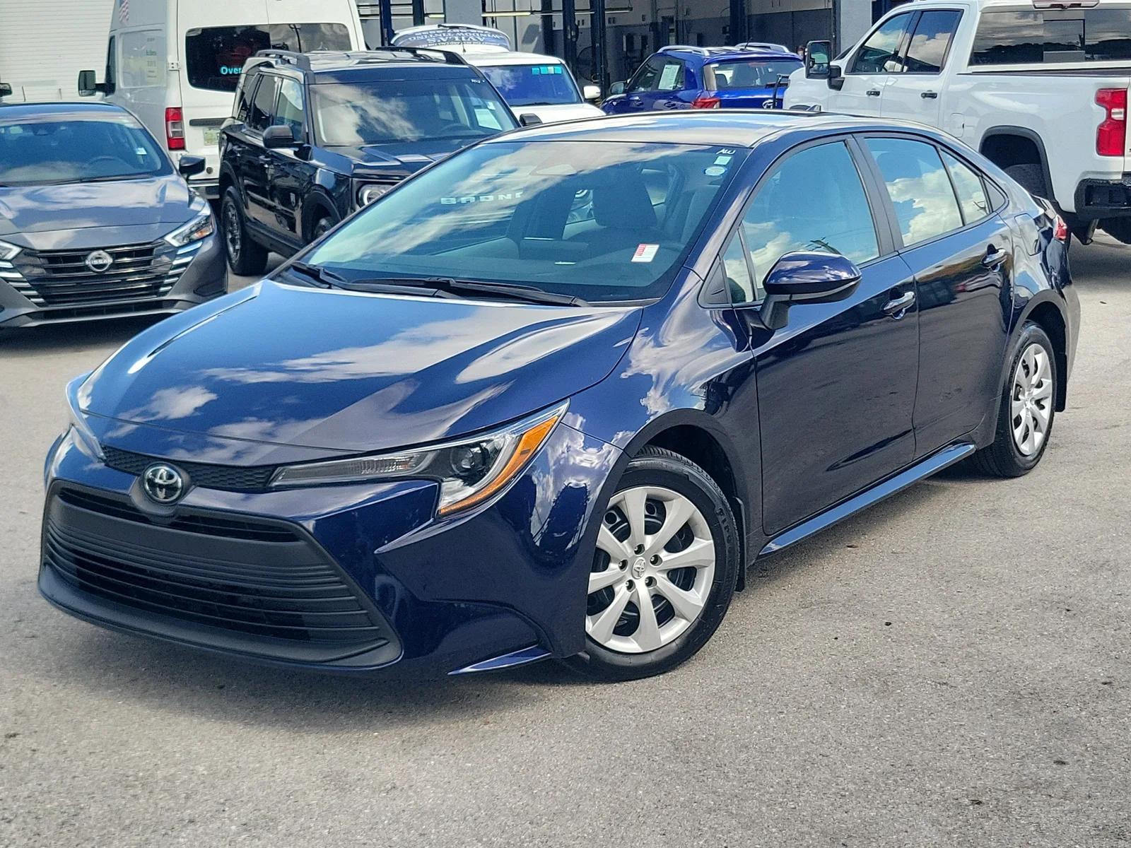 2025 Toyota Corolla LE photo 32