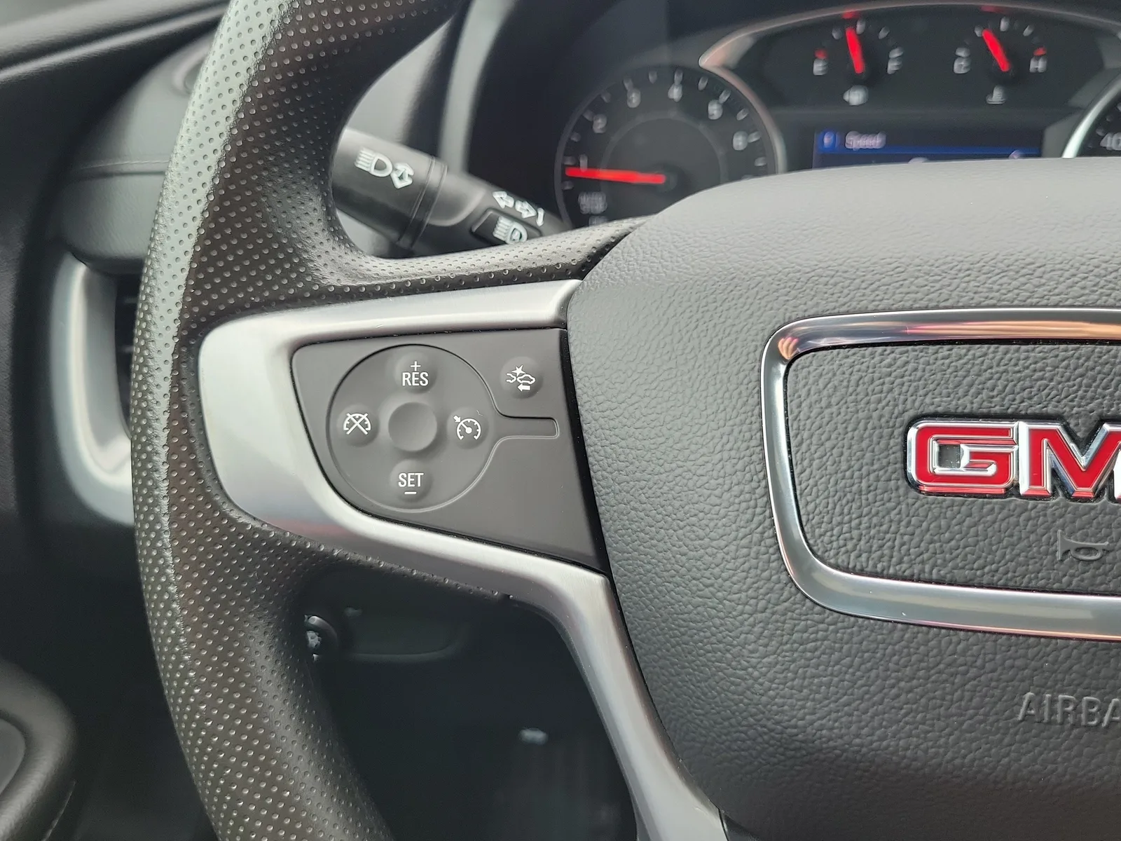 2024 GMC Terrain SLE photo 19