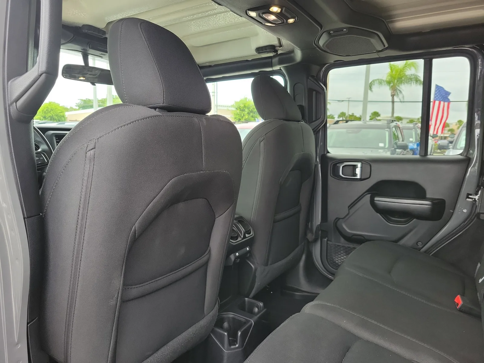 2020 Jeep Wrangler Unlimited Willys 4WD Diesel photo 20