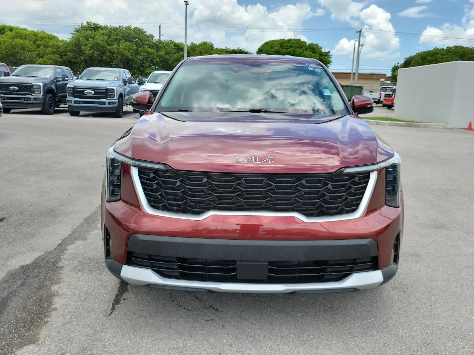 2024 Kia Sorento LX photo 2
