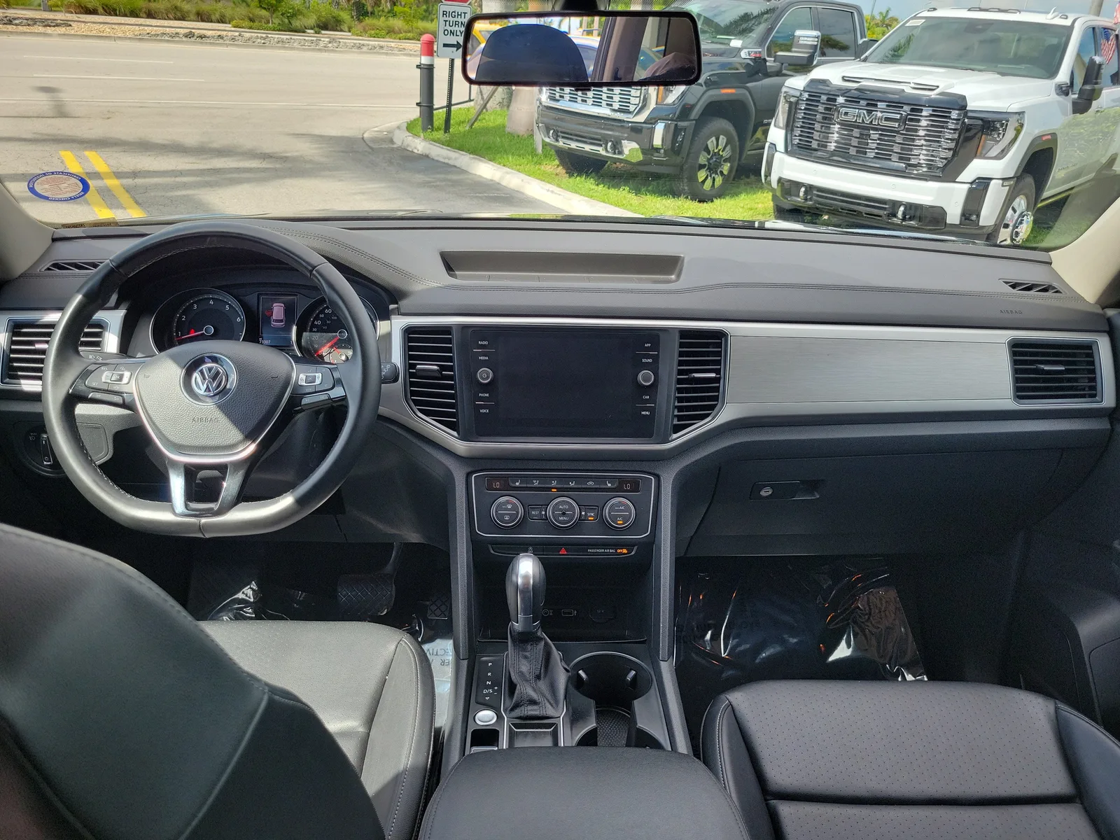 2019 Volkswagen Atlas 3.6L V6 SE photo 17