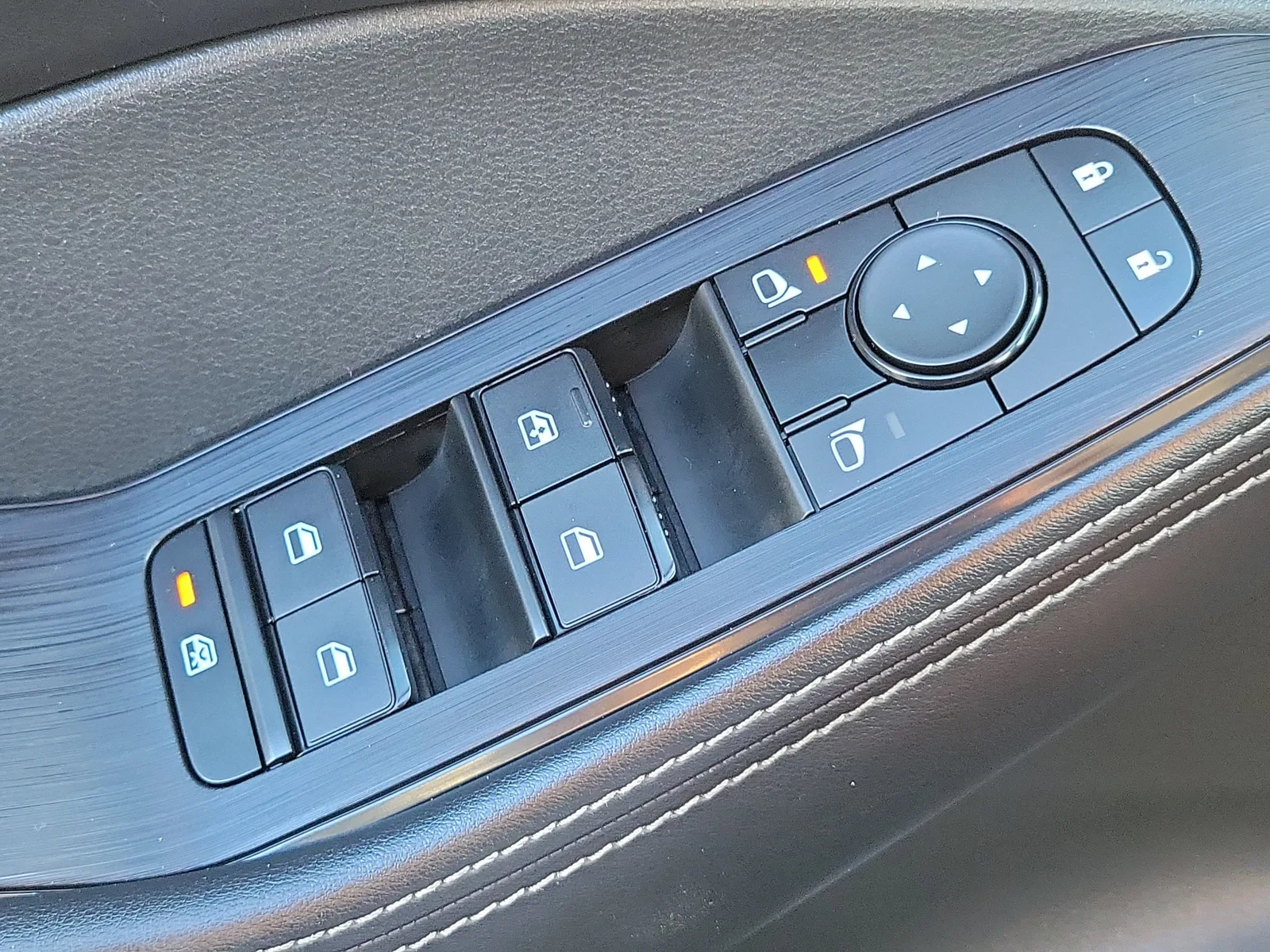 2024 Nissan Rogue SV photo 29